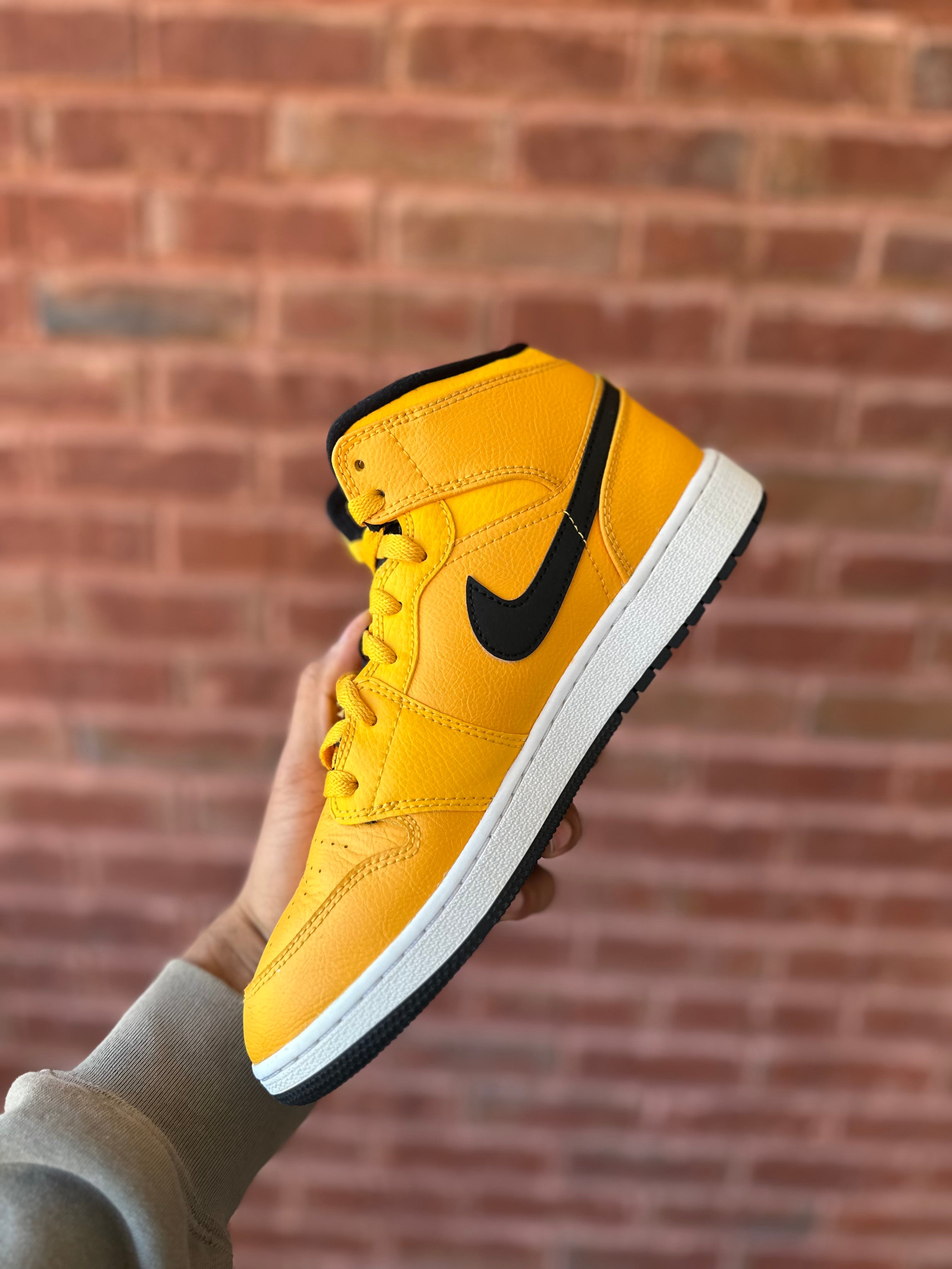 Size 7y - J1 mid university Gold