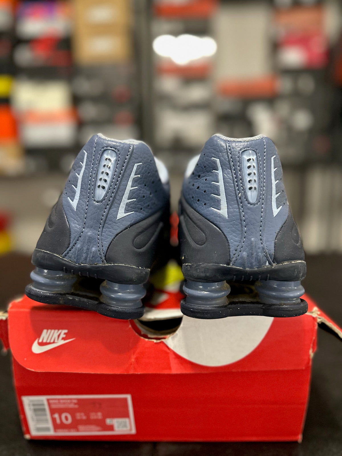 Size 10 - Nike Shox R4 Obsidian Reflective