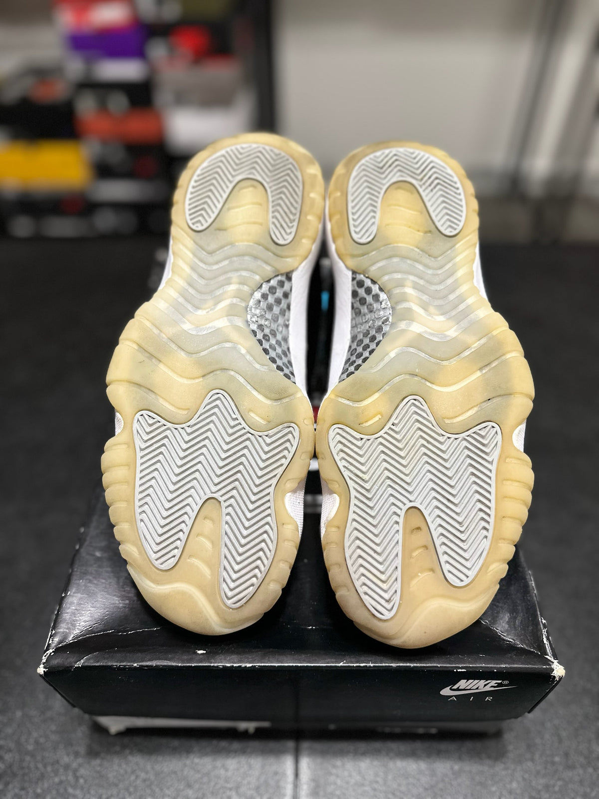 Size 8.5 - j11 jubilee