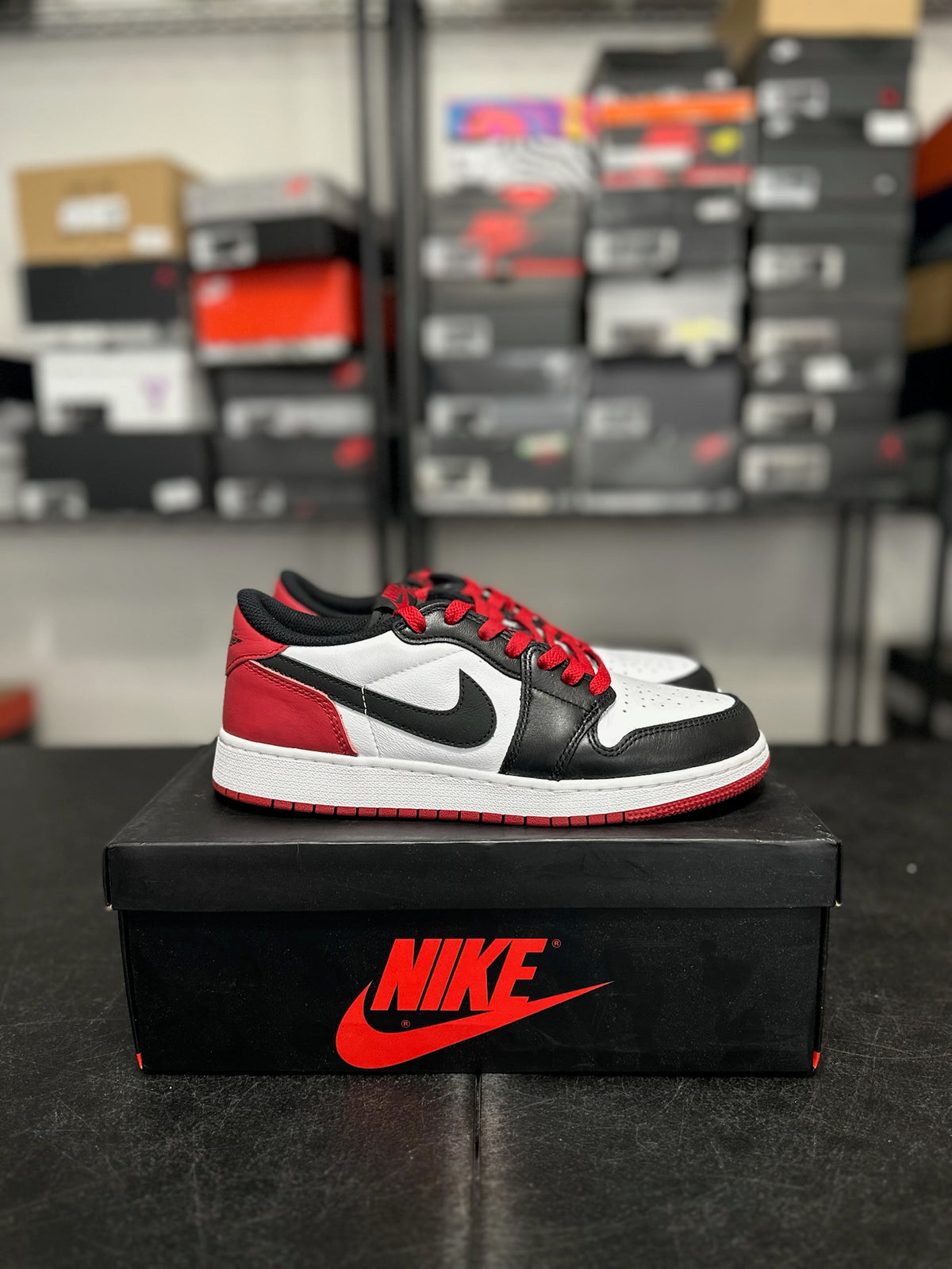 Size 7Y - J1 Low Black Toe