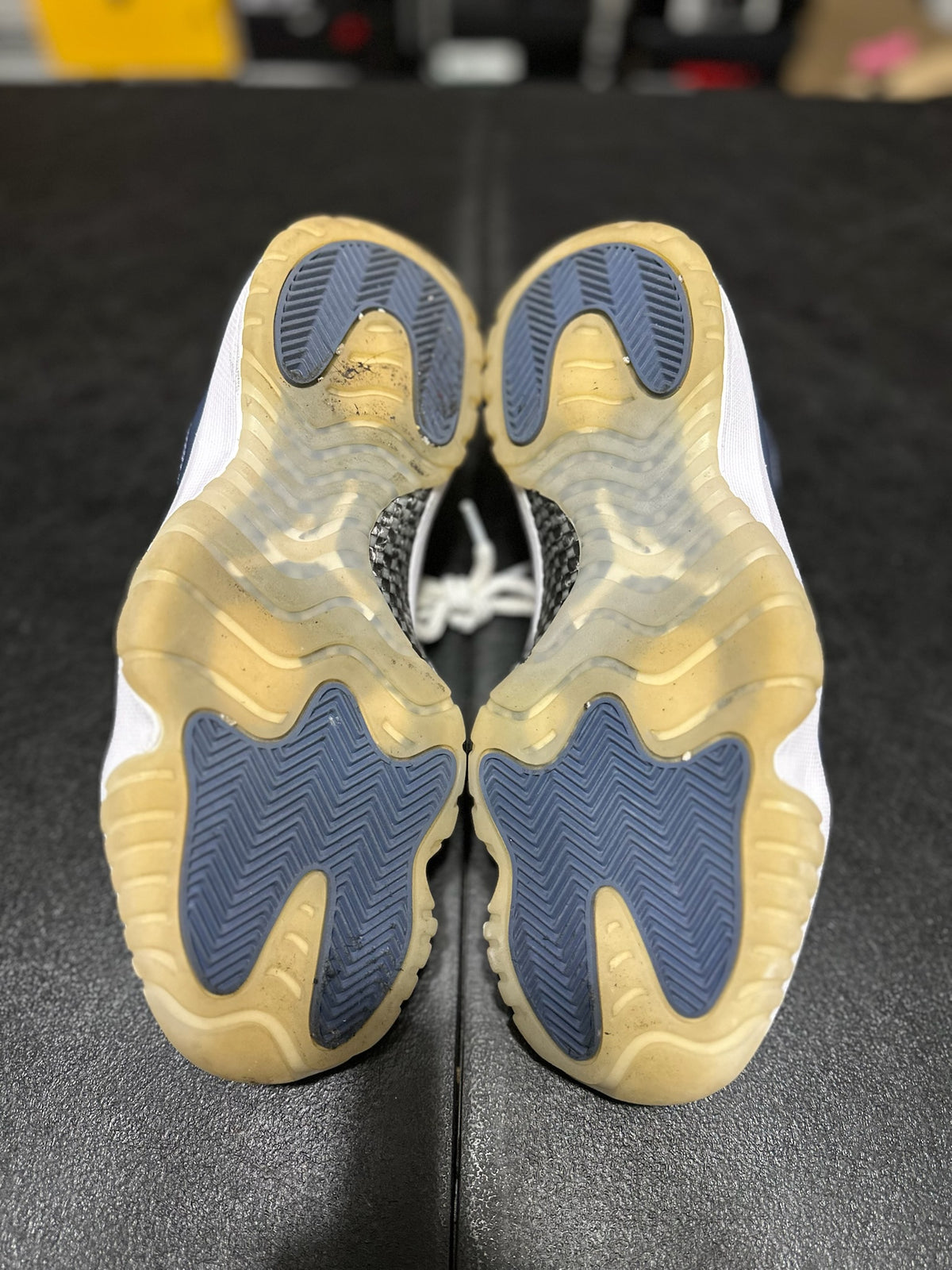 Size 8.5 - J11 Diffused Blue
