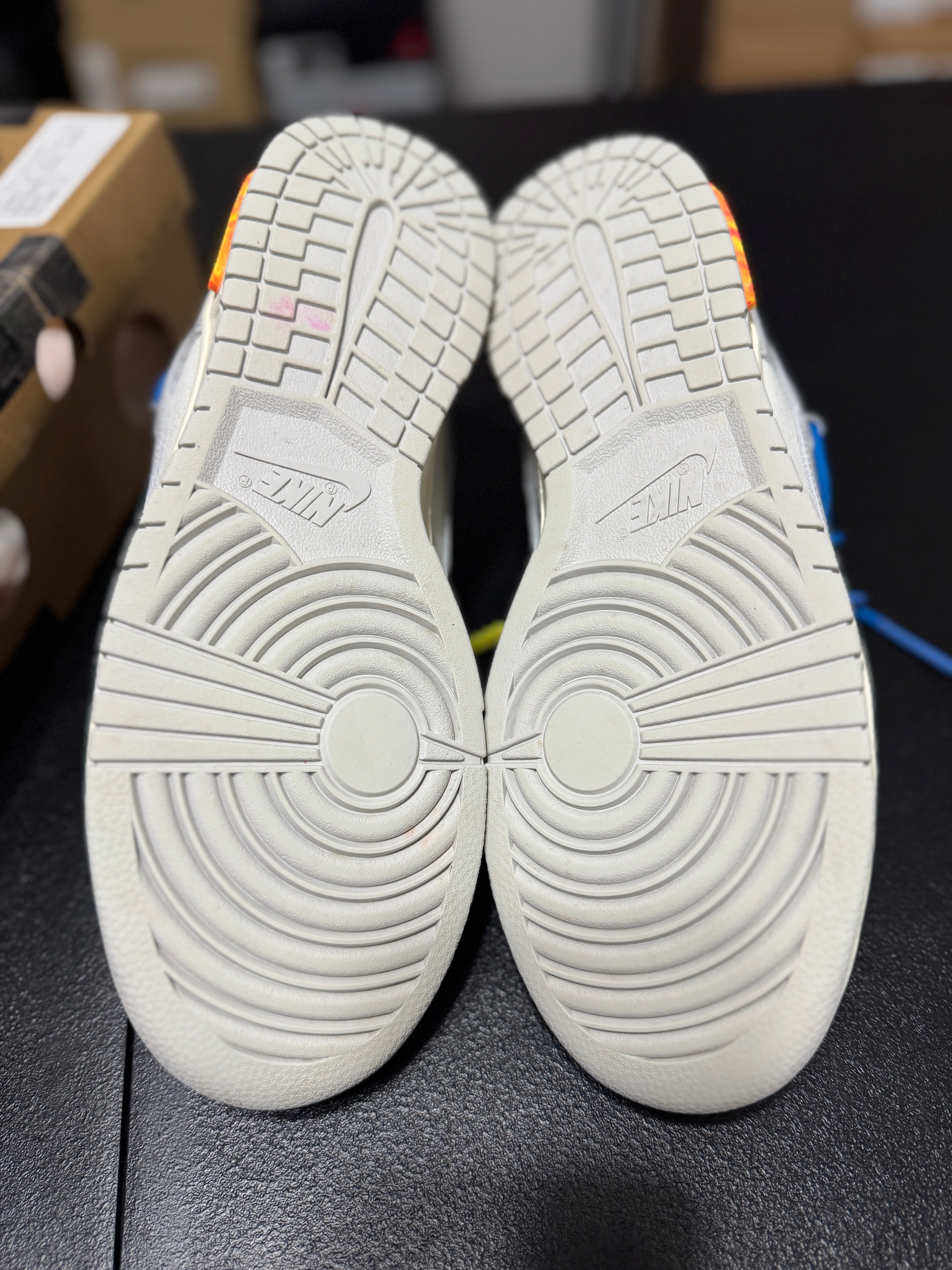 Size 9 - Dunk low off white lot 10