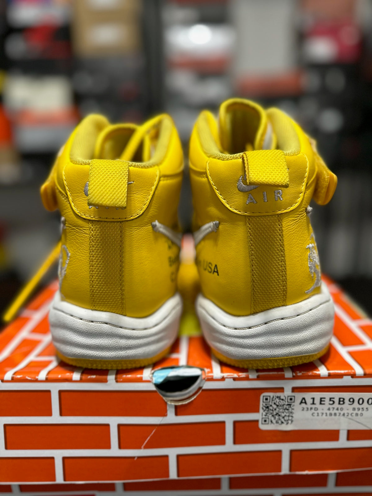 Size 11 - AF 1 Mid Off White Varsity Maize