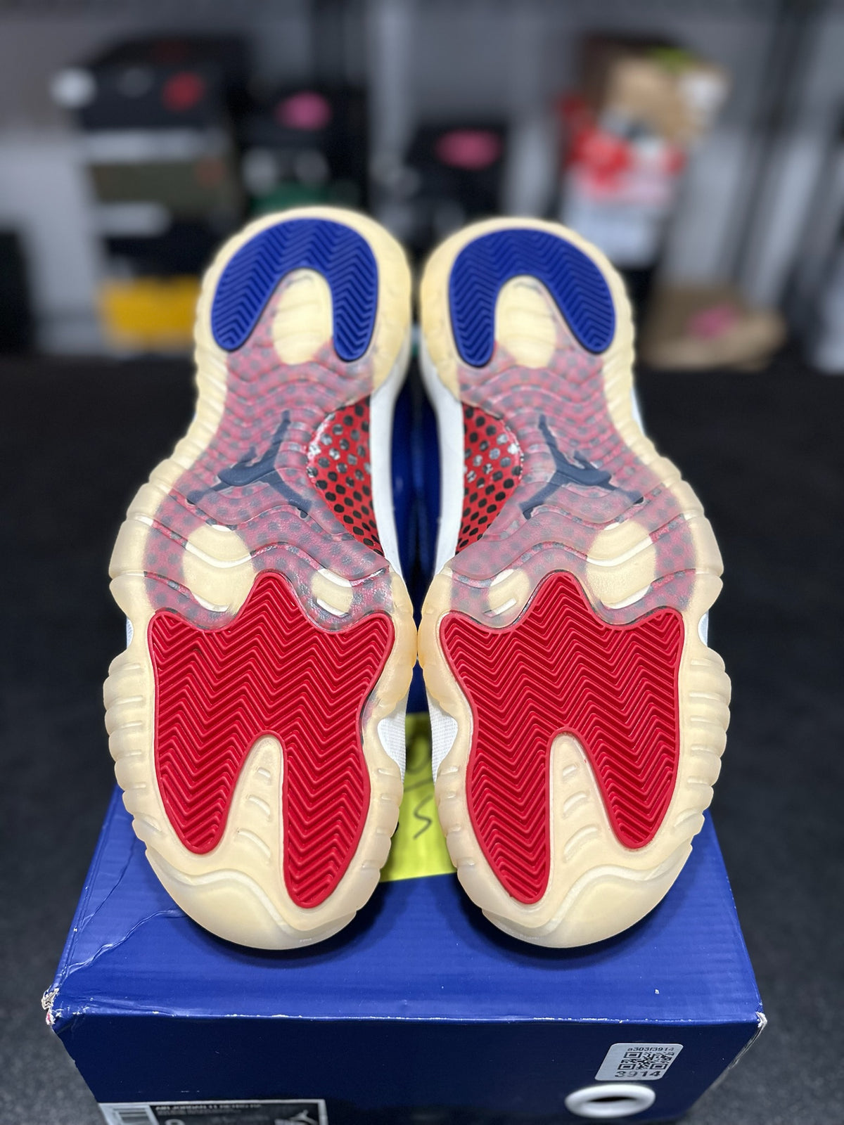 Size 9 - J11 Rare Air DS