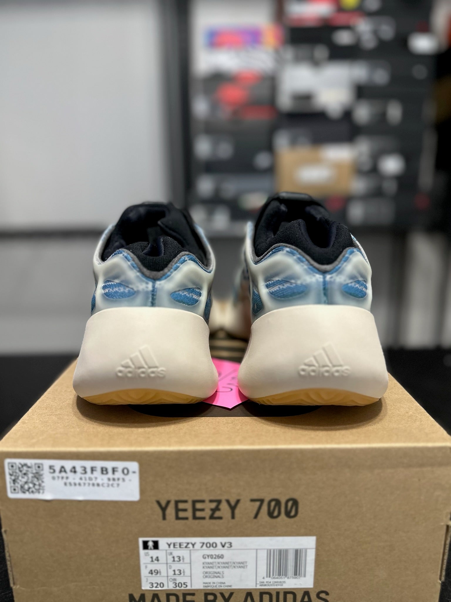 Size 14 - Yzy 700 V3 Kyanite