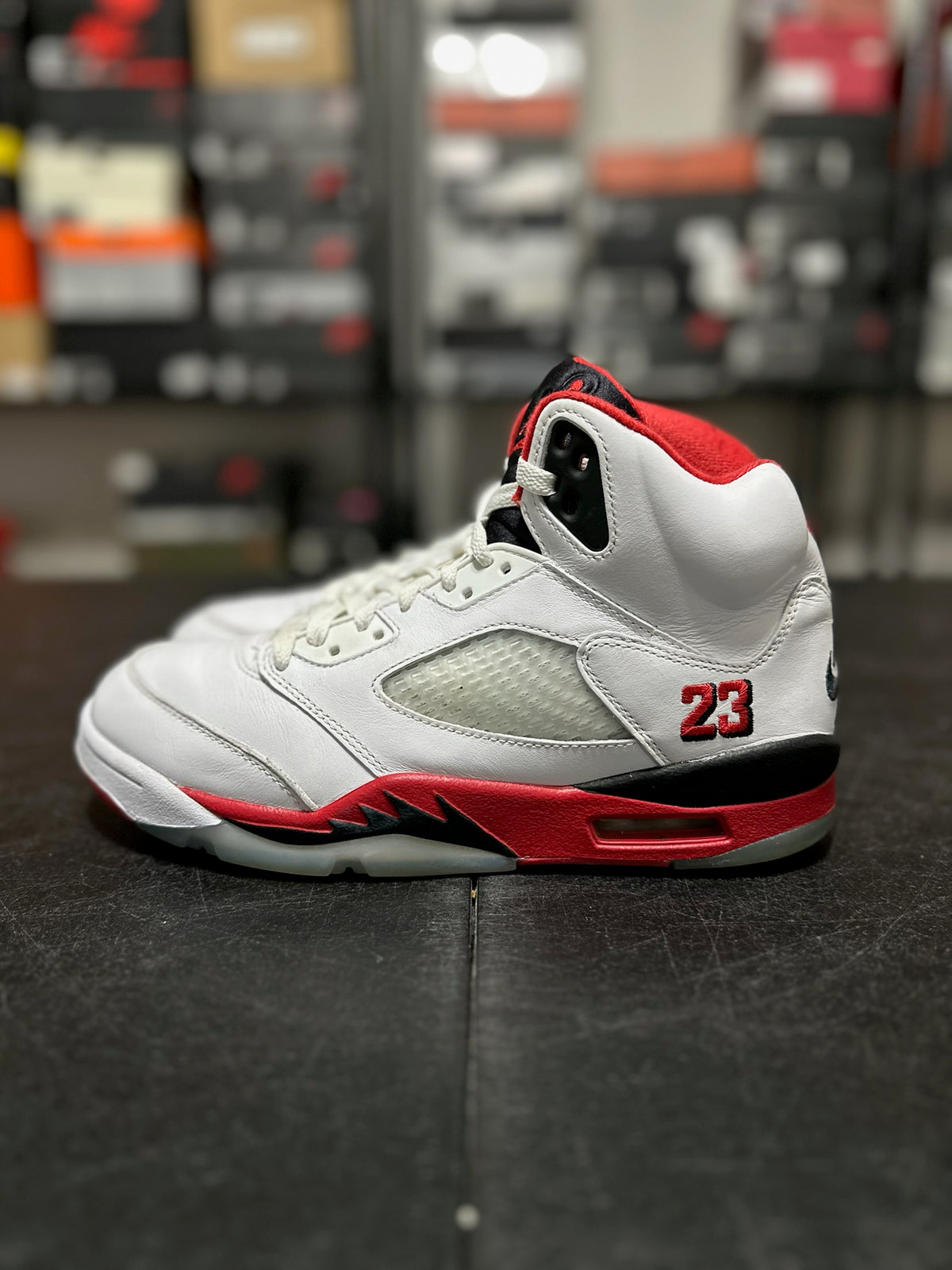Size 8.5 - j5 fire red black tongue