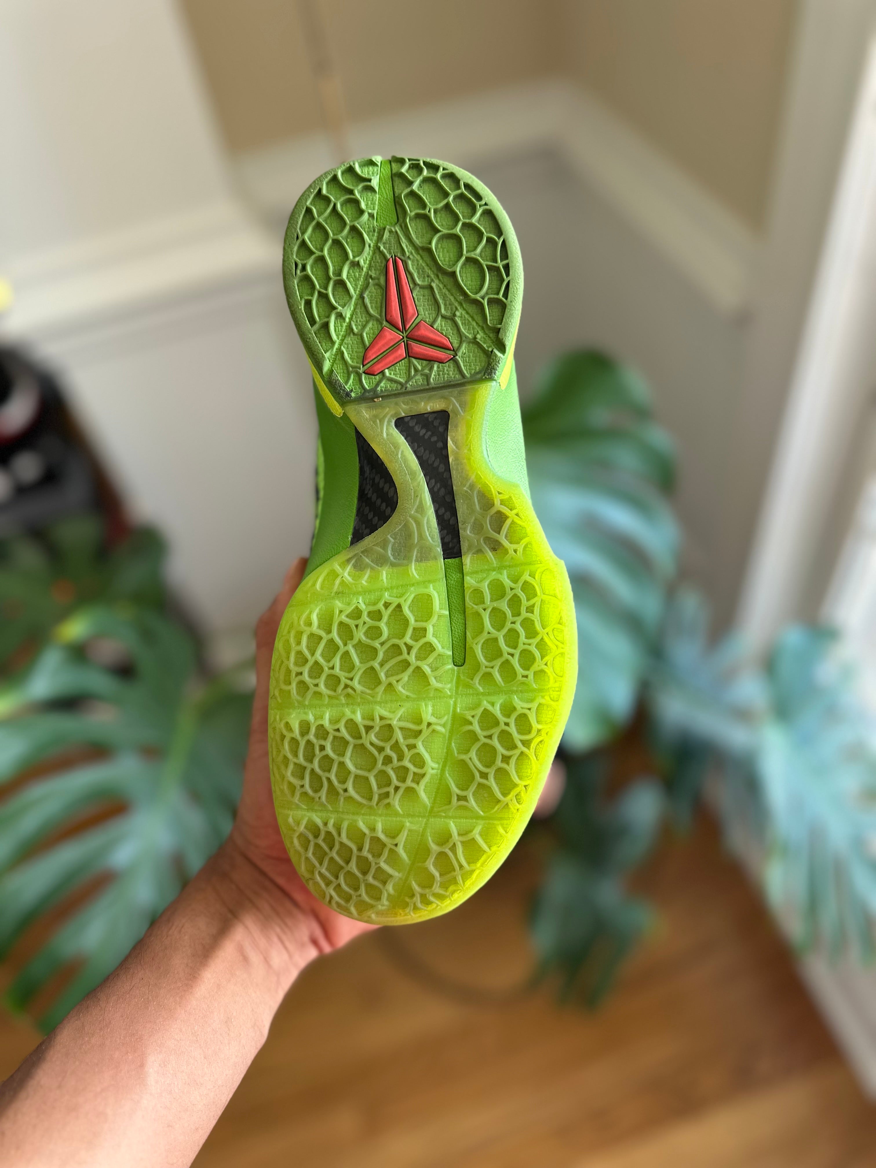 Size 8.5 - Kobe 6 protro grinch