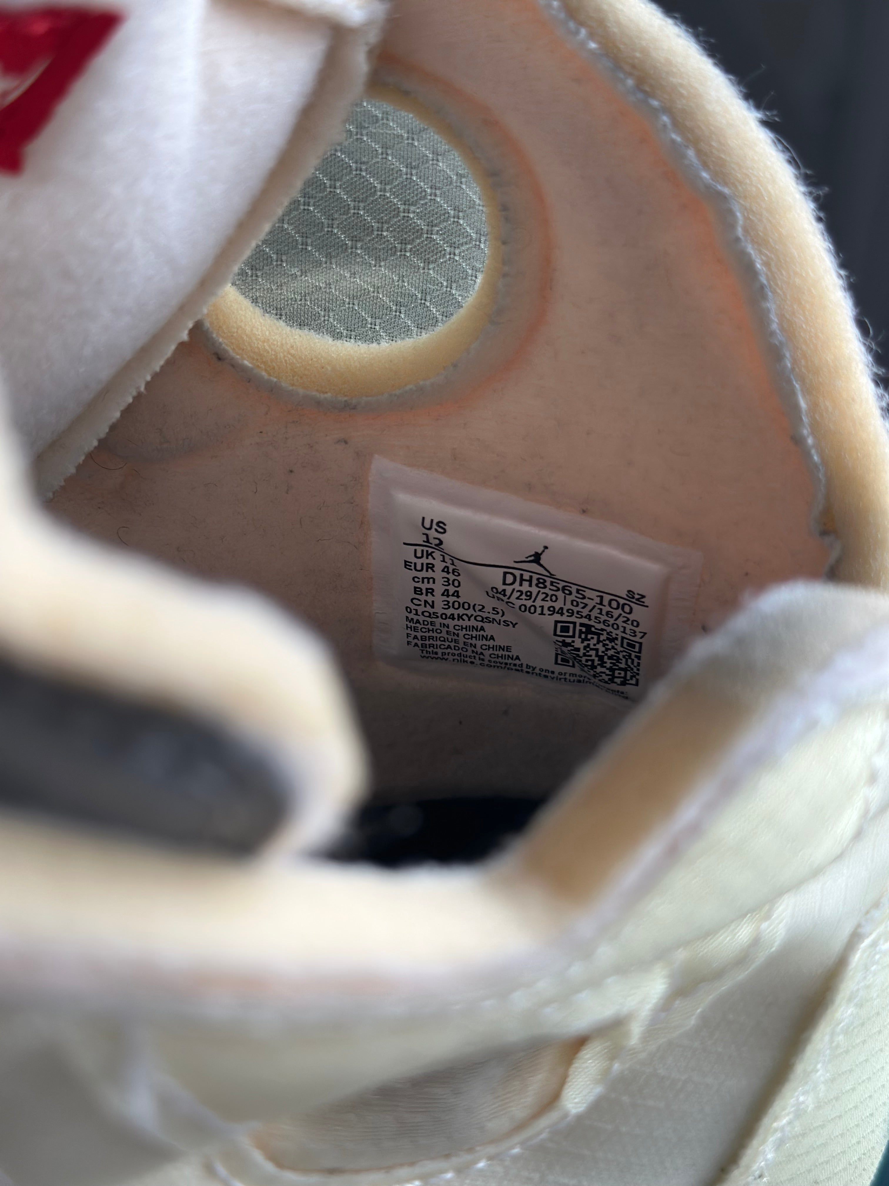 Size 12 - J5 off white sail