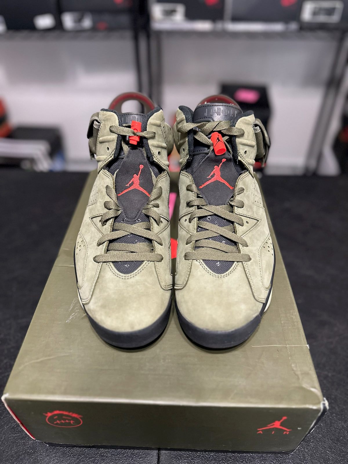 Size 11 - J6 Travis Scott