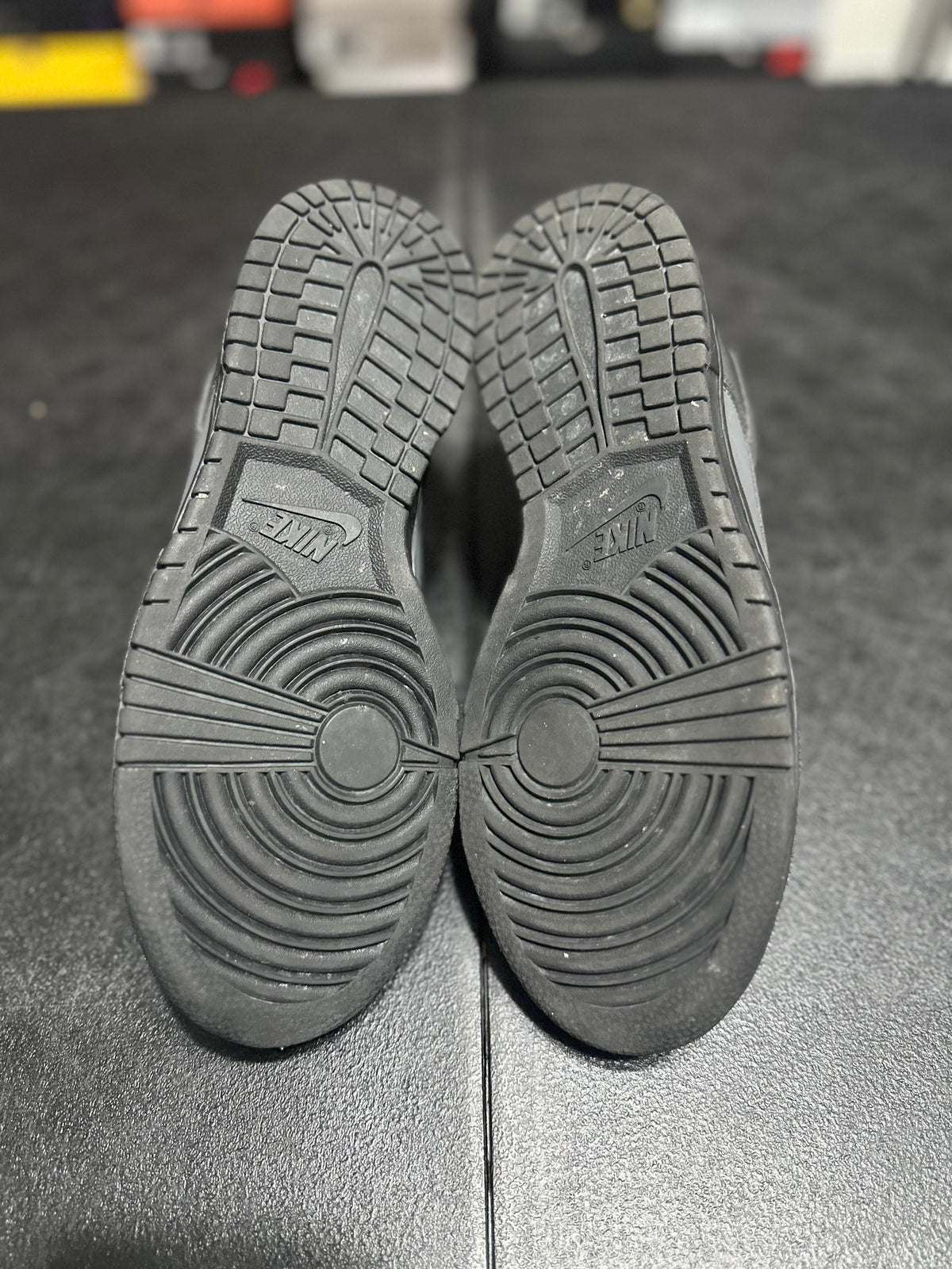 Size 7 - (8.5w) dunk low cyber reflective