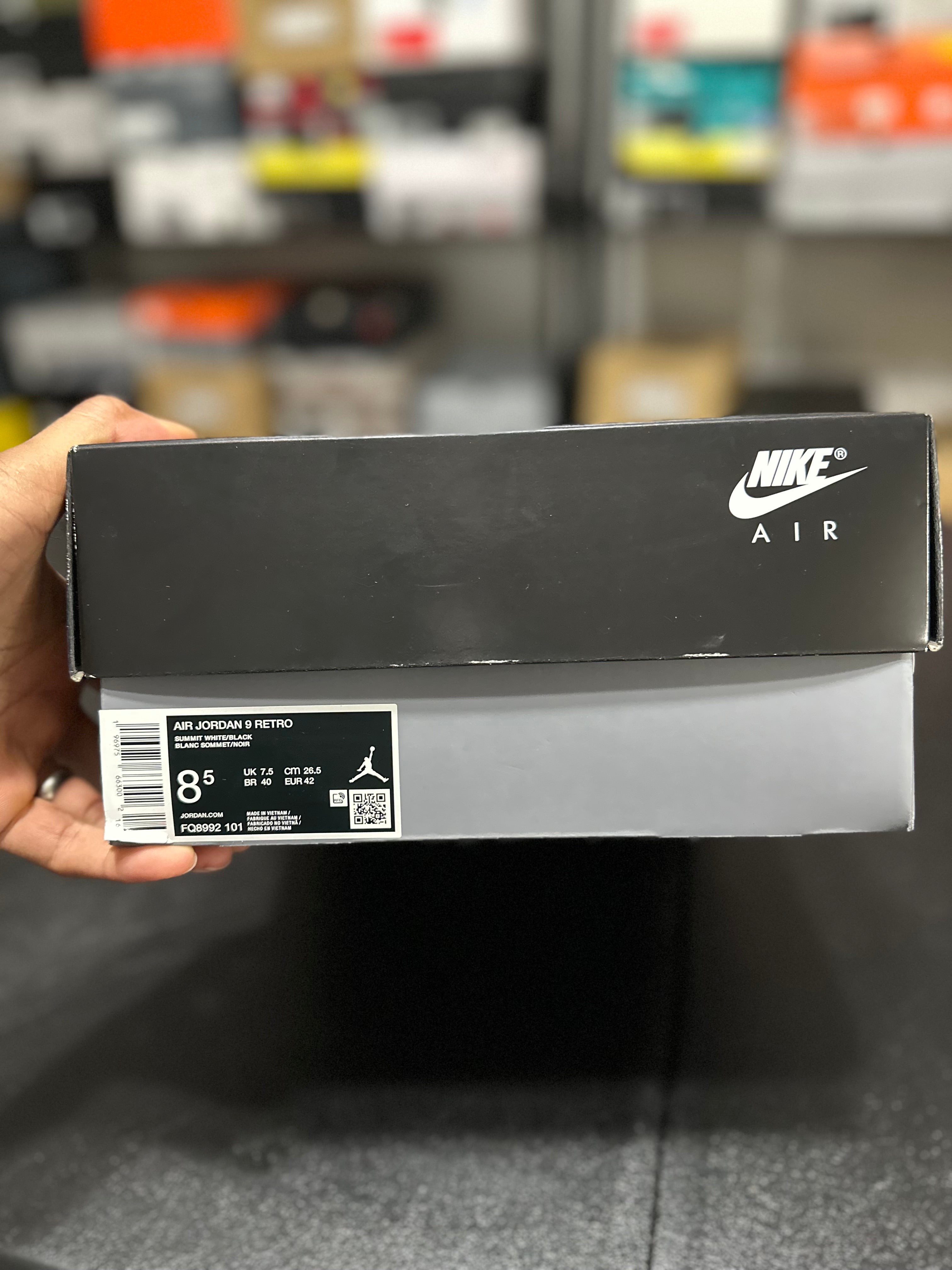 Size 8.5 - J9 Unc