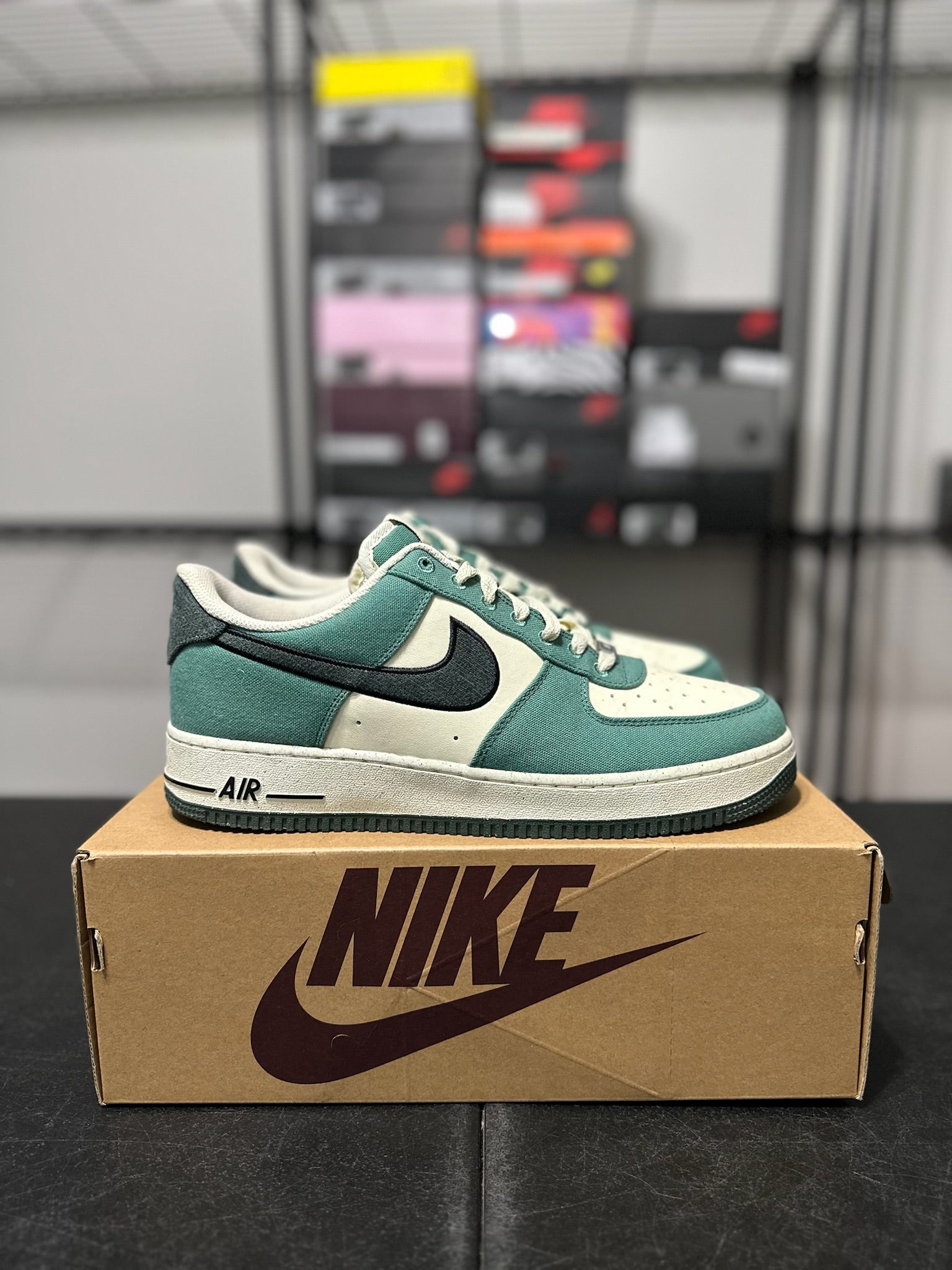Size 10.5 - AF 1 ‘07 Vintage Green