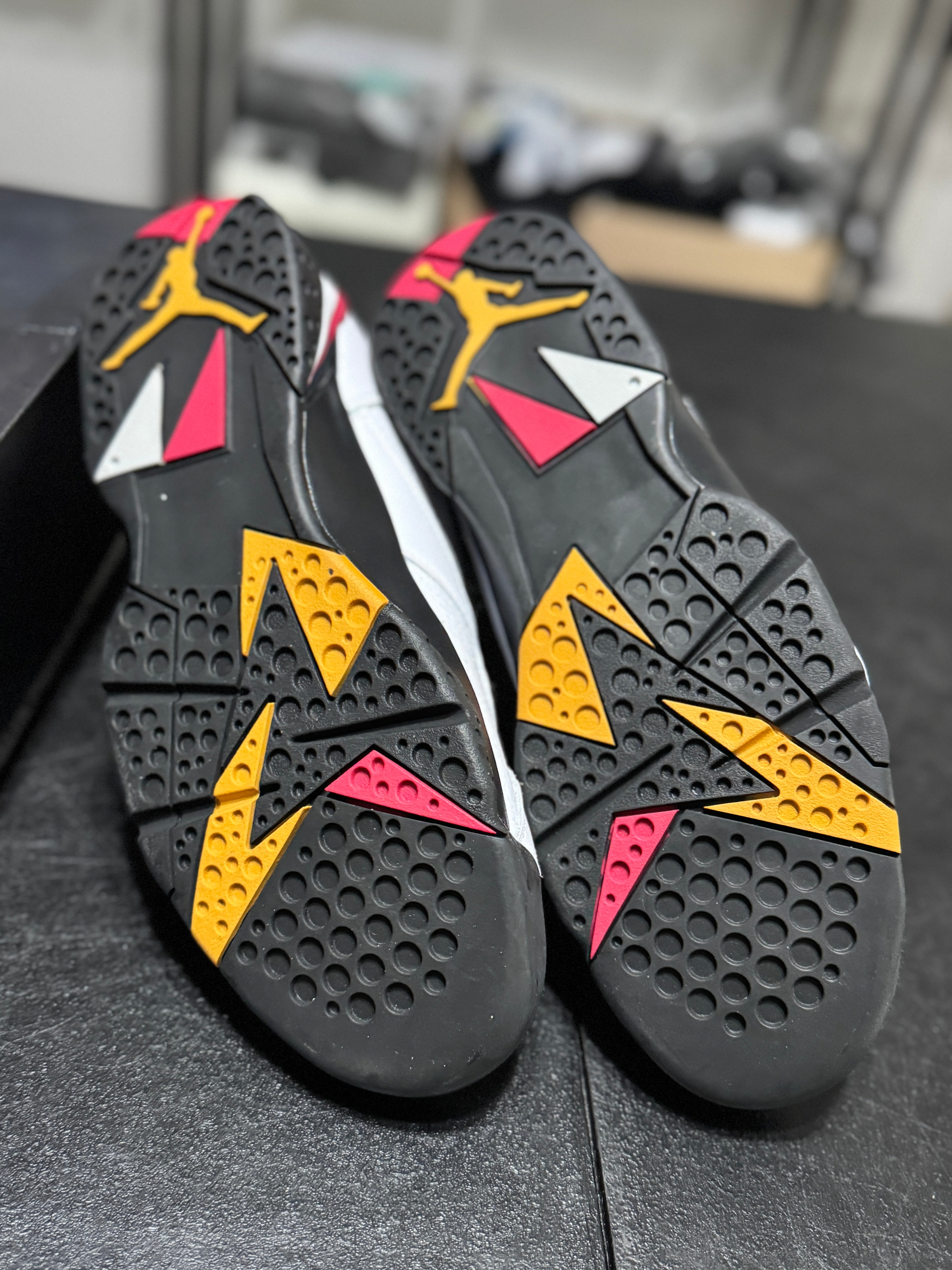 Size 9.5 - J7 cardinal