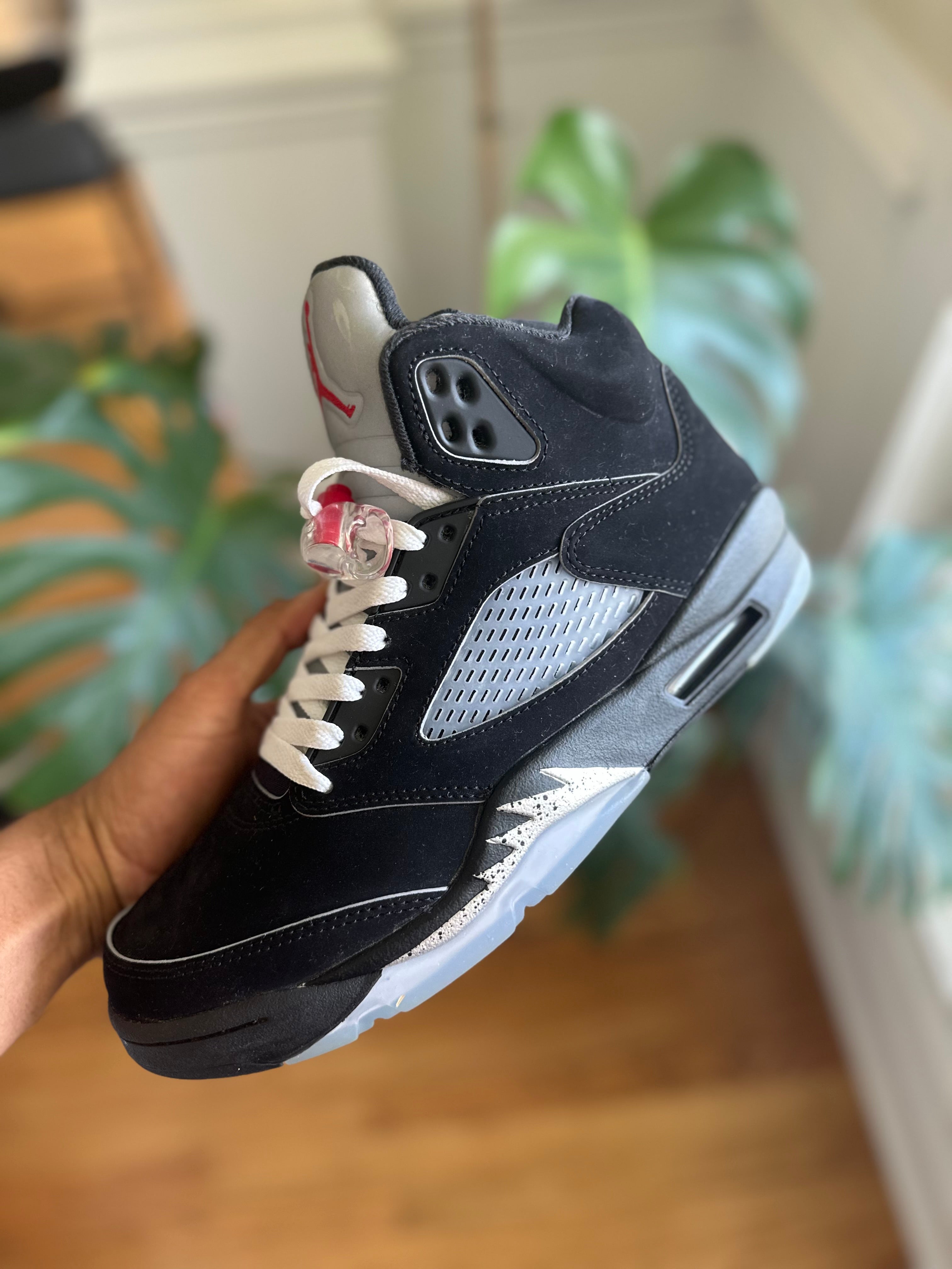 Size 8 - J5 black metallic 2025