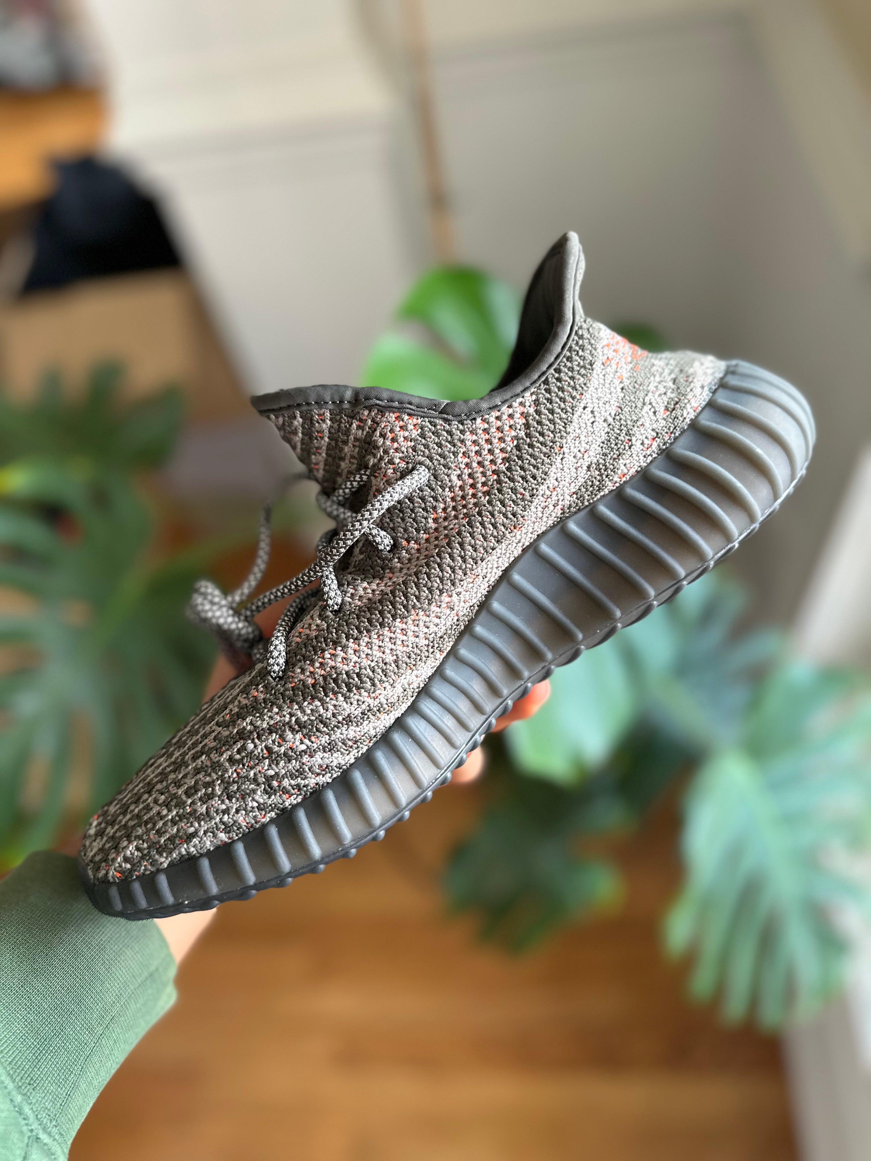 Size 8.5 - YZY 350 carbon beluga