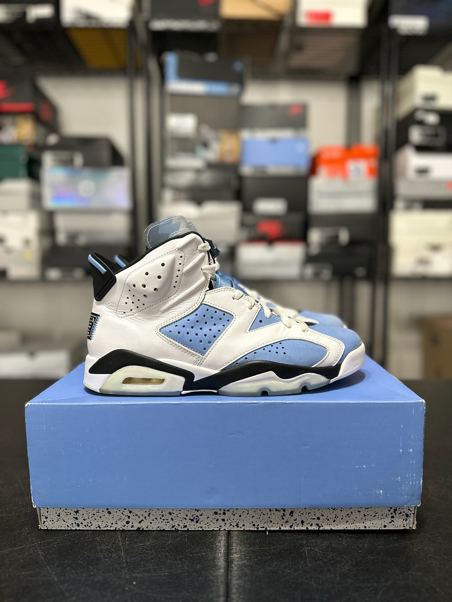 Size 11 - J6 UNC White