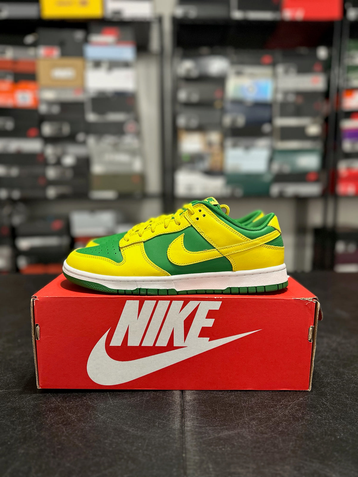 Size 10.5 - dunk low reverse Brazil