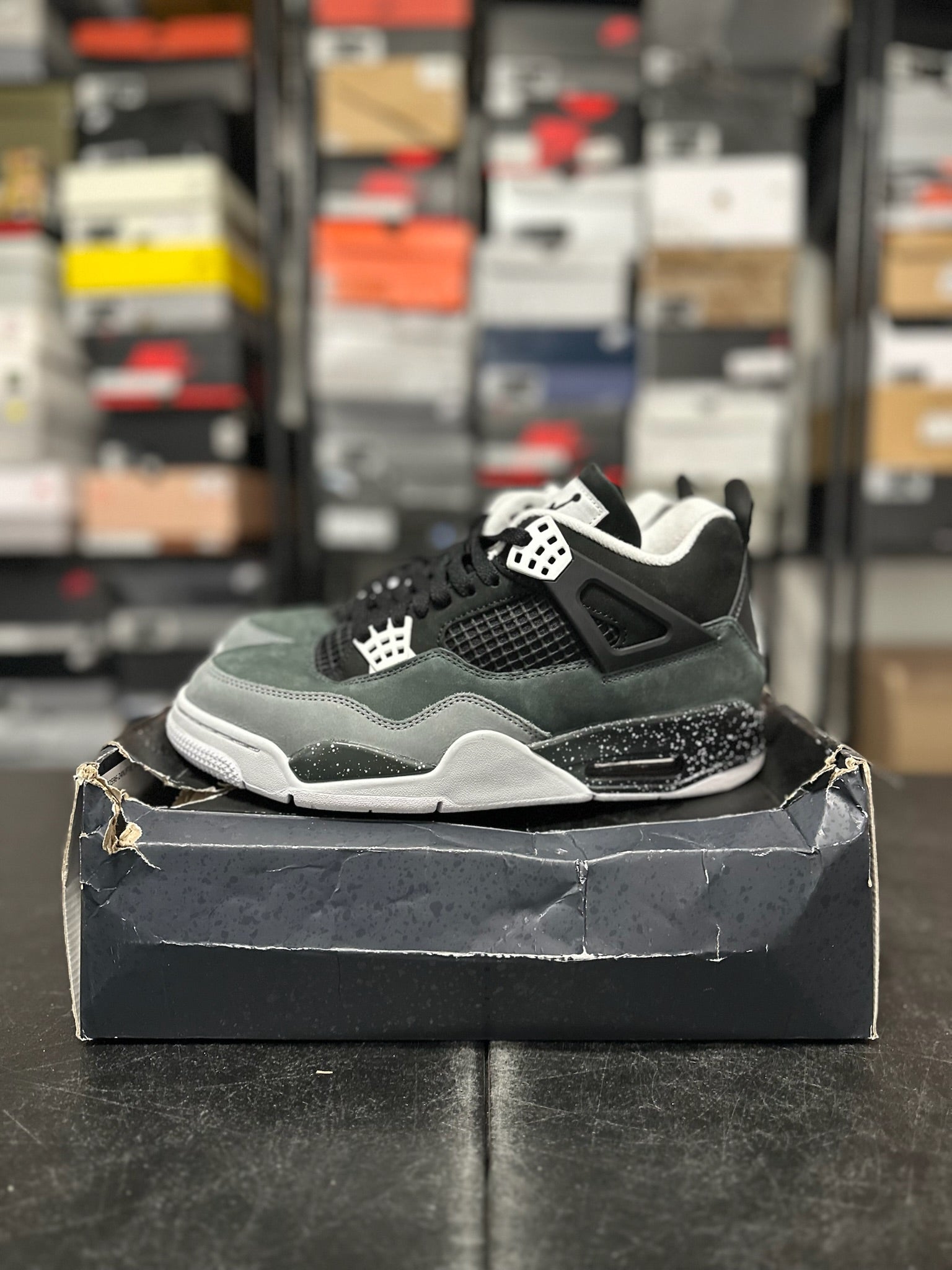 Size 9 -J4 fear