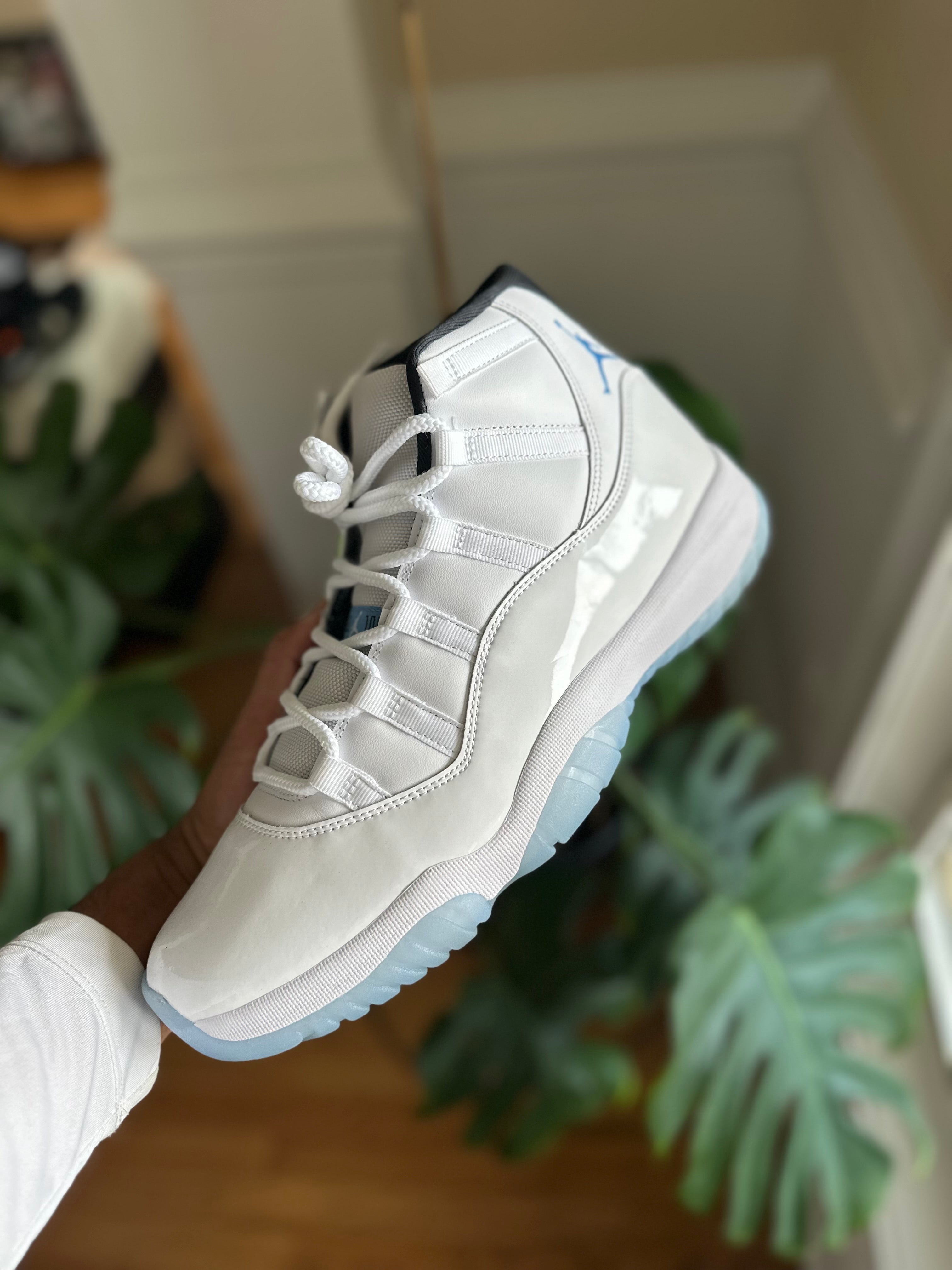 Size 12 - J11 legend blue