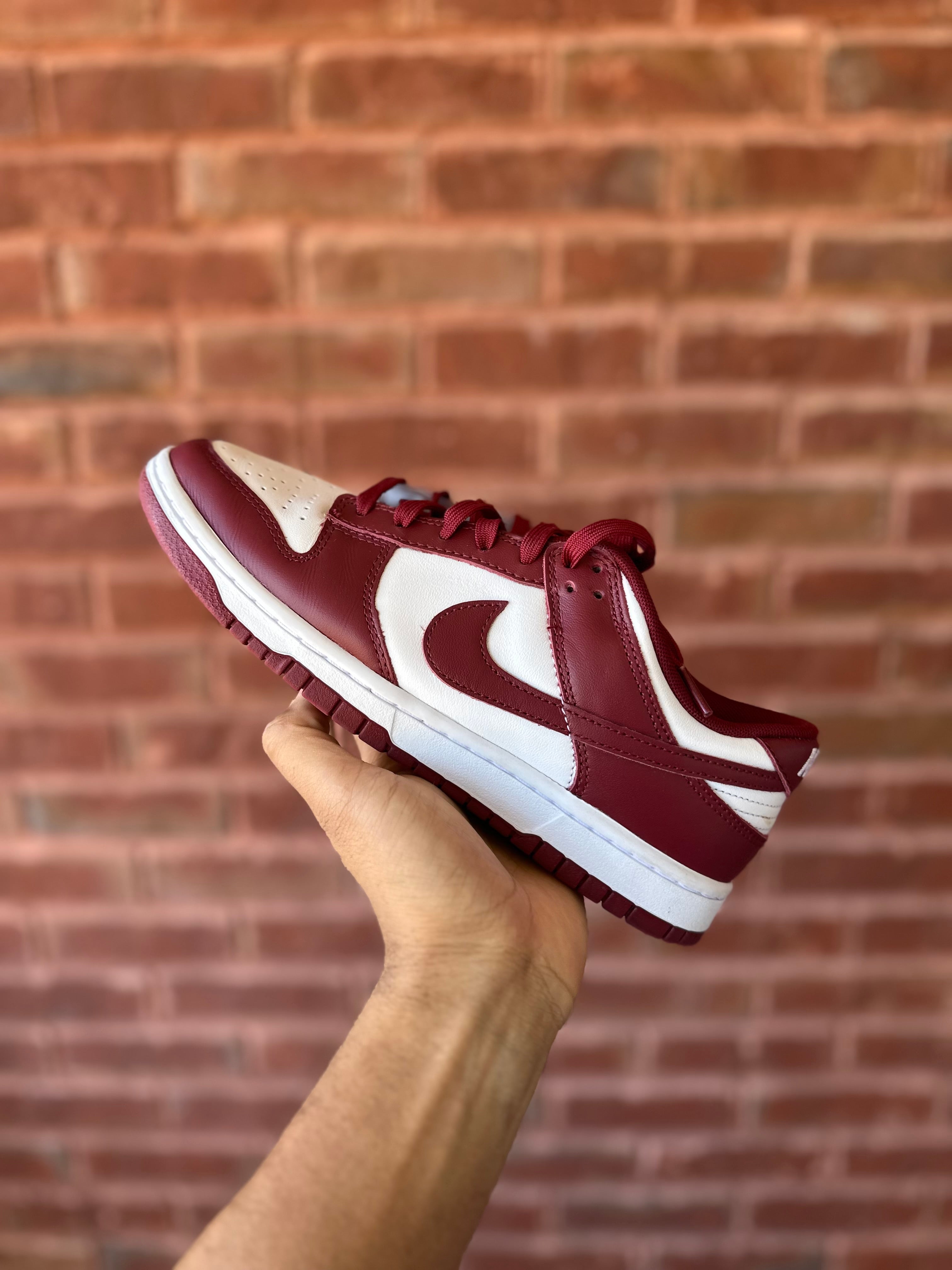 Size 8 - Dunk low Team red