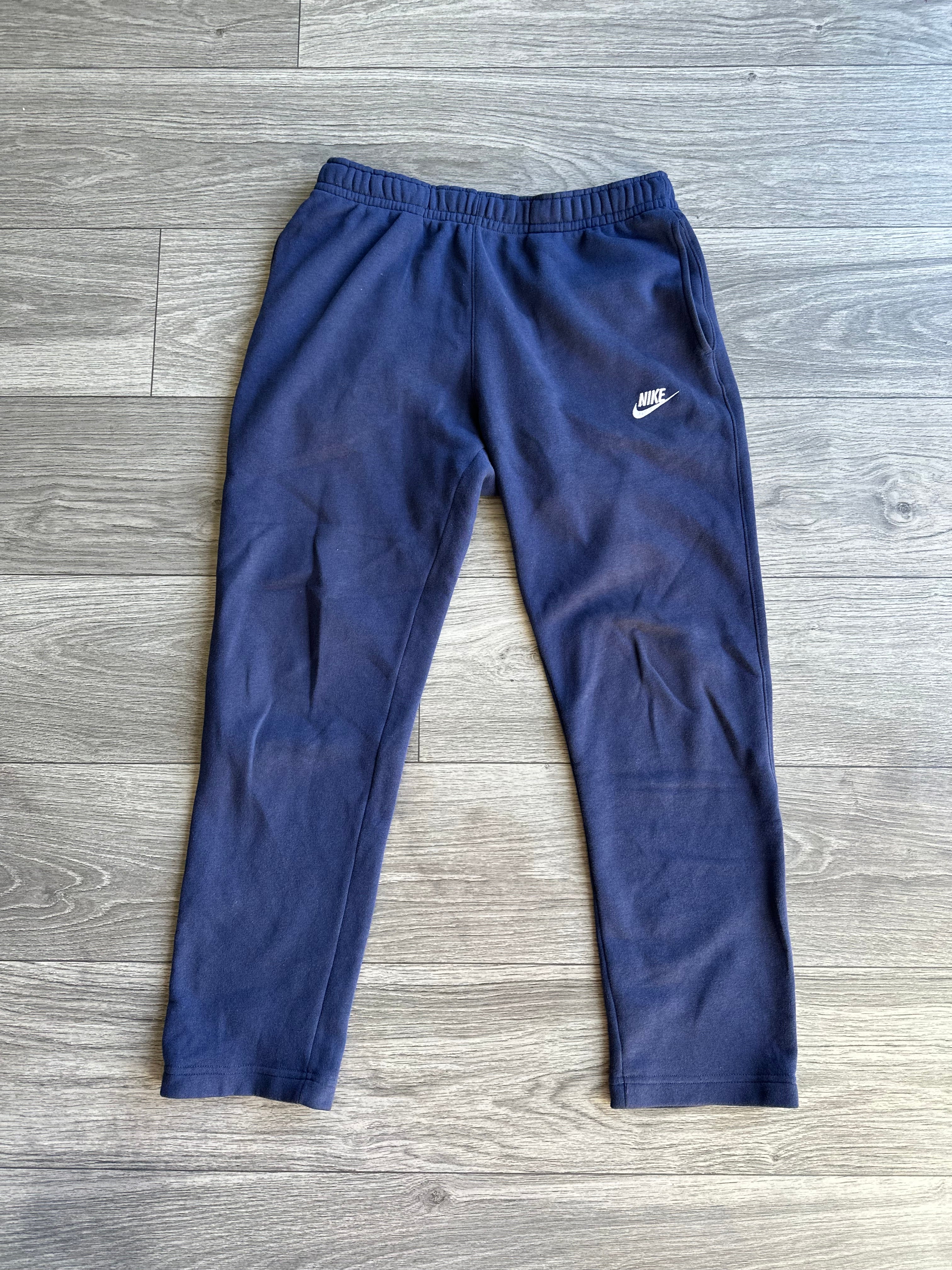 Size M - Blue sweats