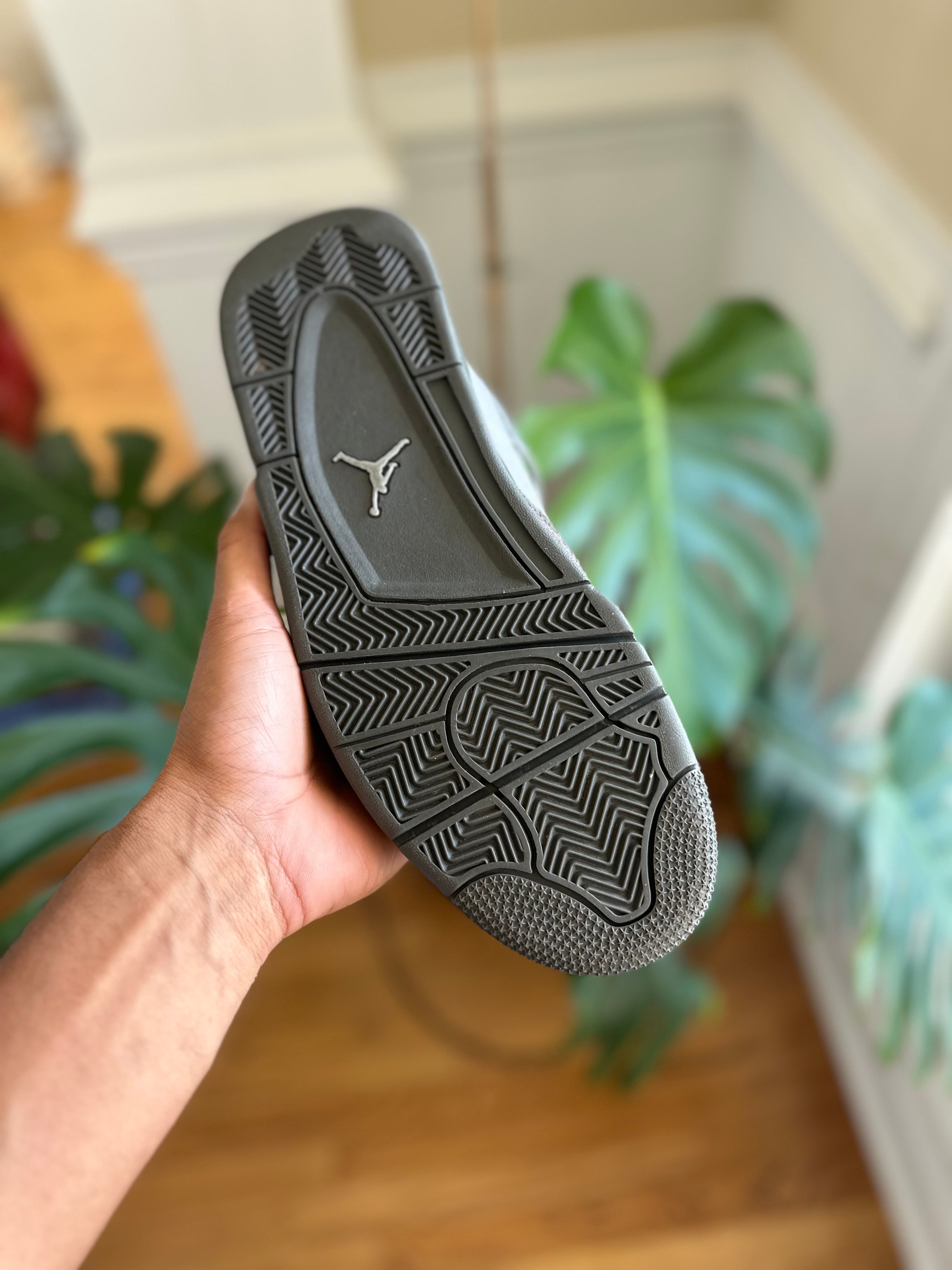 Size 10 - J4 wet cement