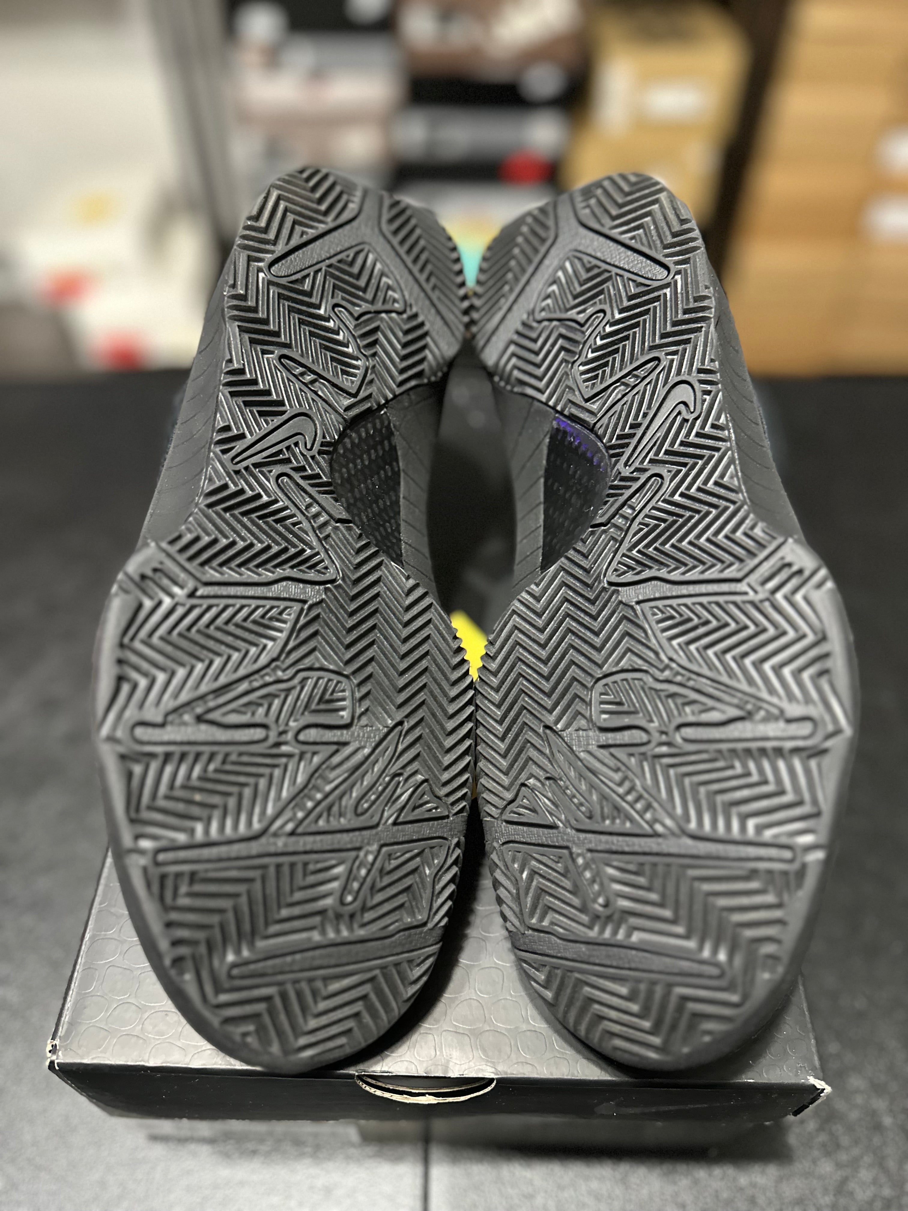 Size 8.5 - Kobe 4 protro gift of mamba