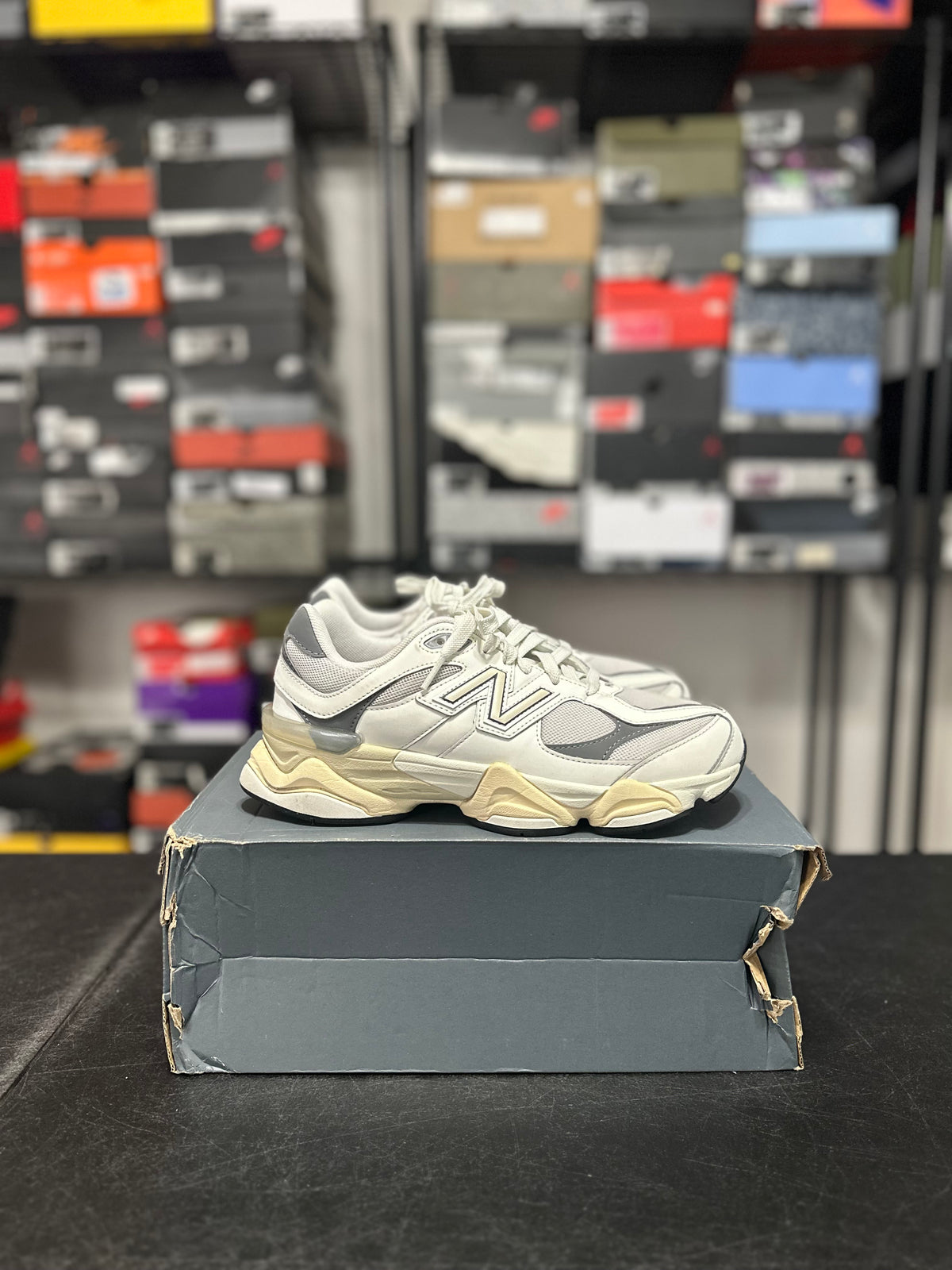 Size 7 - NB 9060