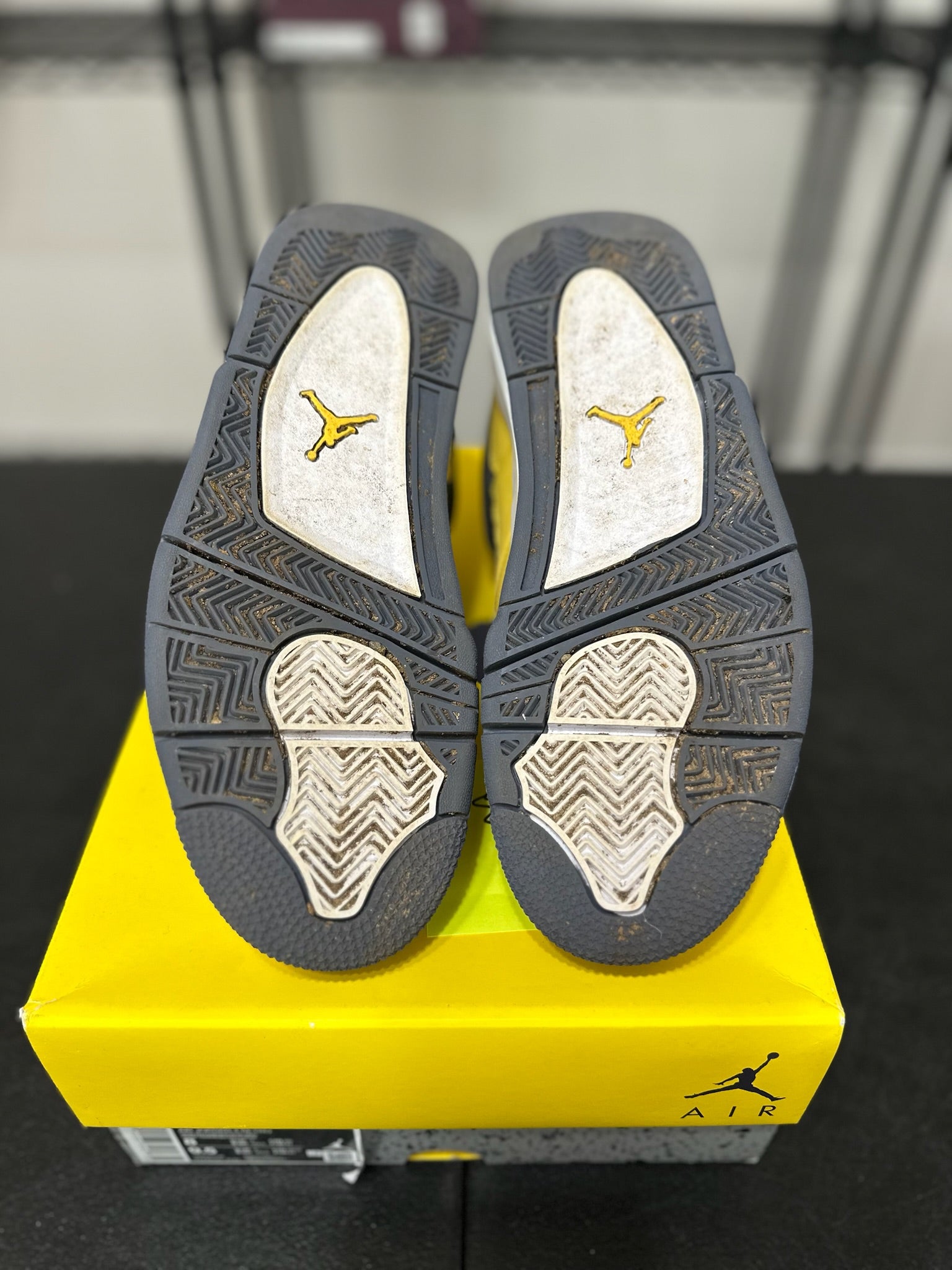 Size 8 - J4 Lightning