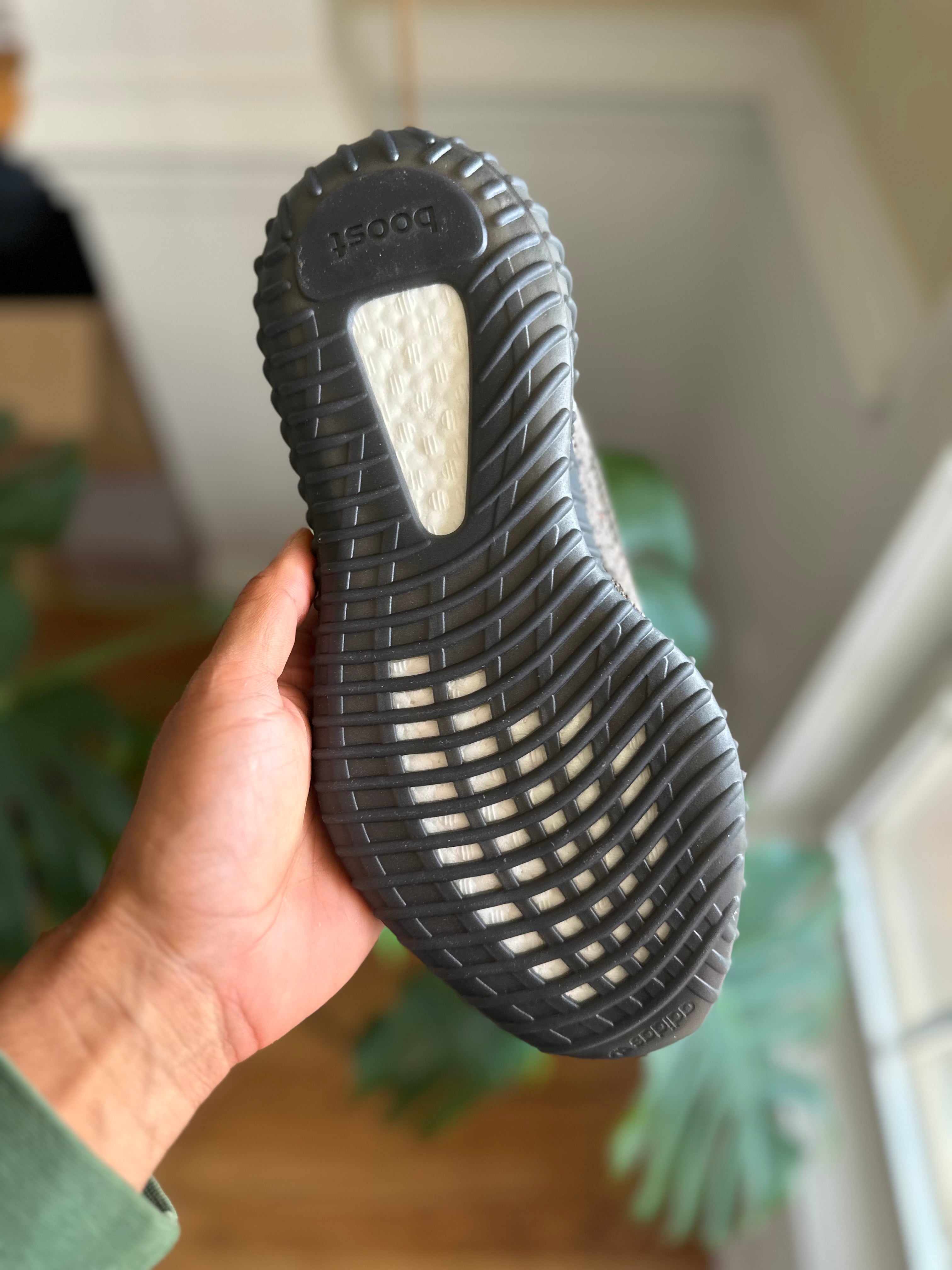 Size 8.5 - YZY 350 carbon beluga