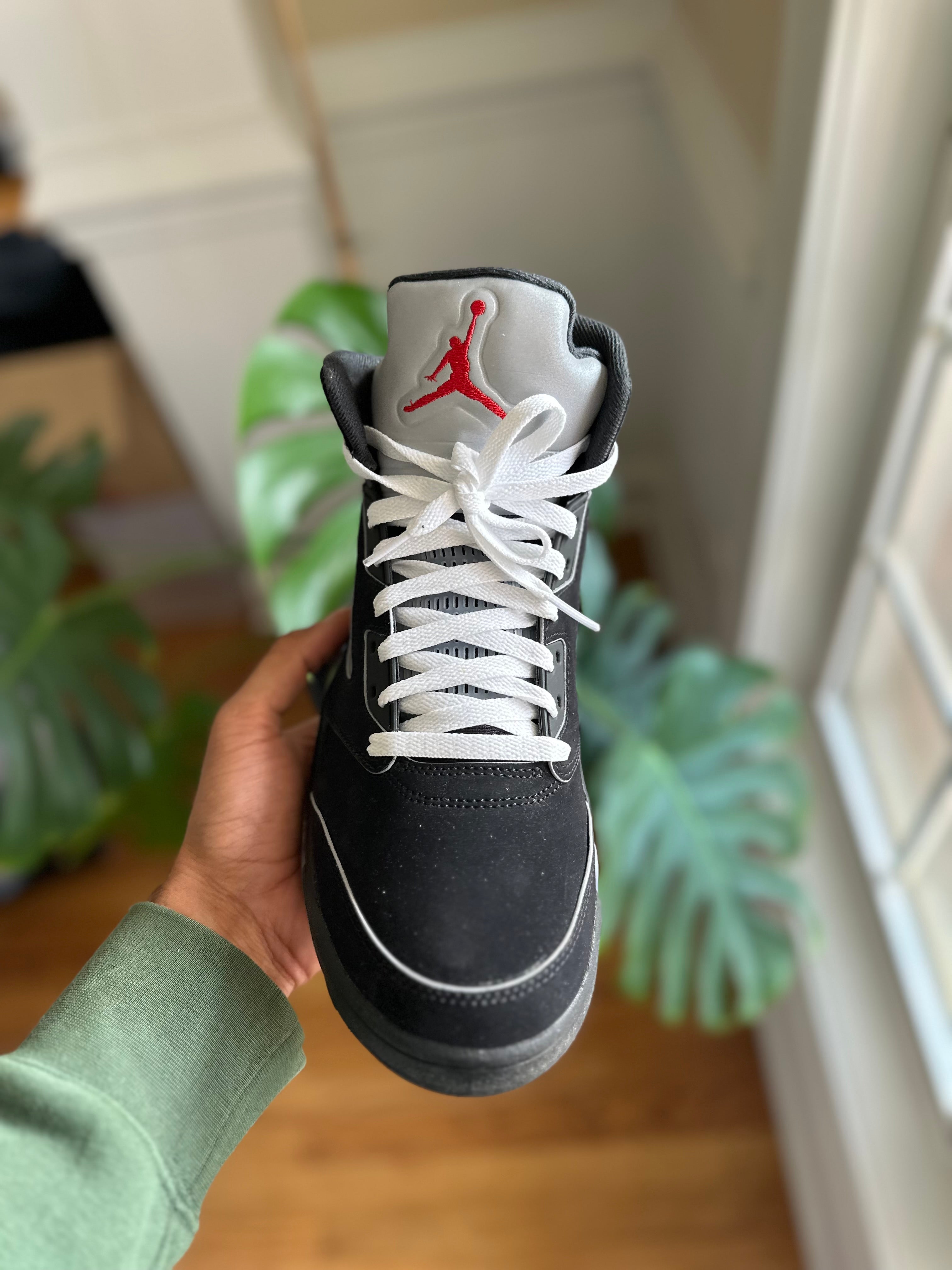 Size 10.5 - J5 black metallic 2025