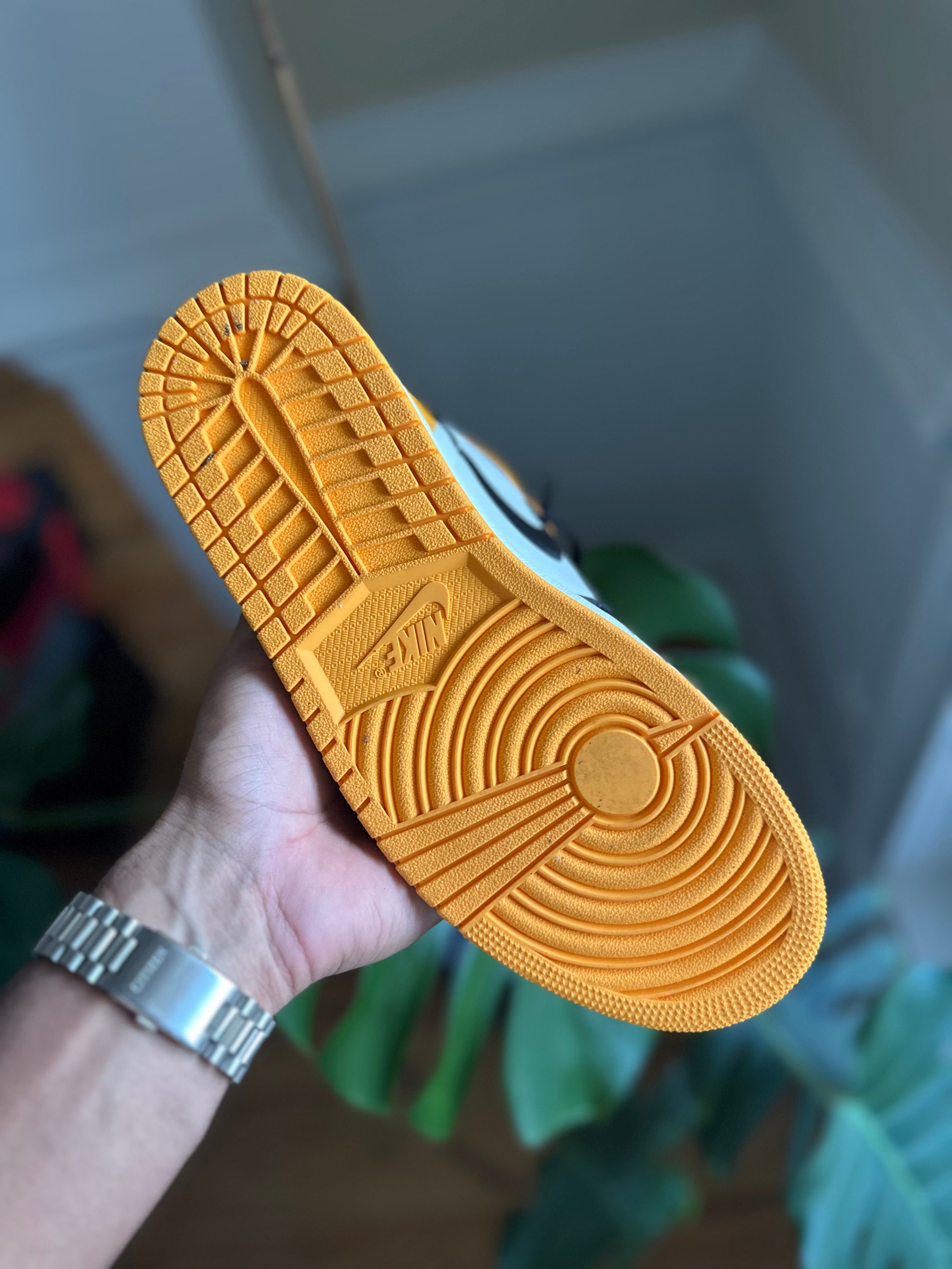 Size 9.5 - J1 taxi