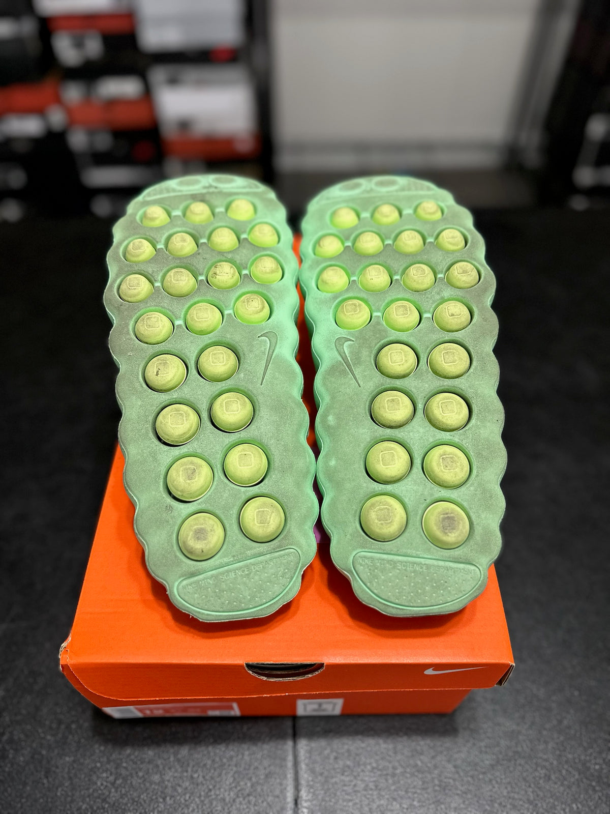 Size 12 - Nike mind 001 slide cucumber calm