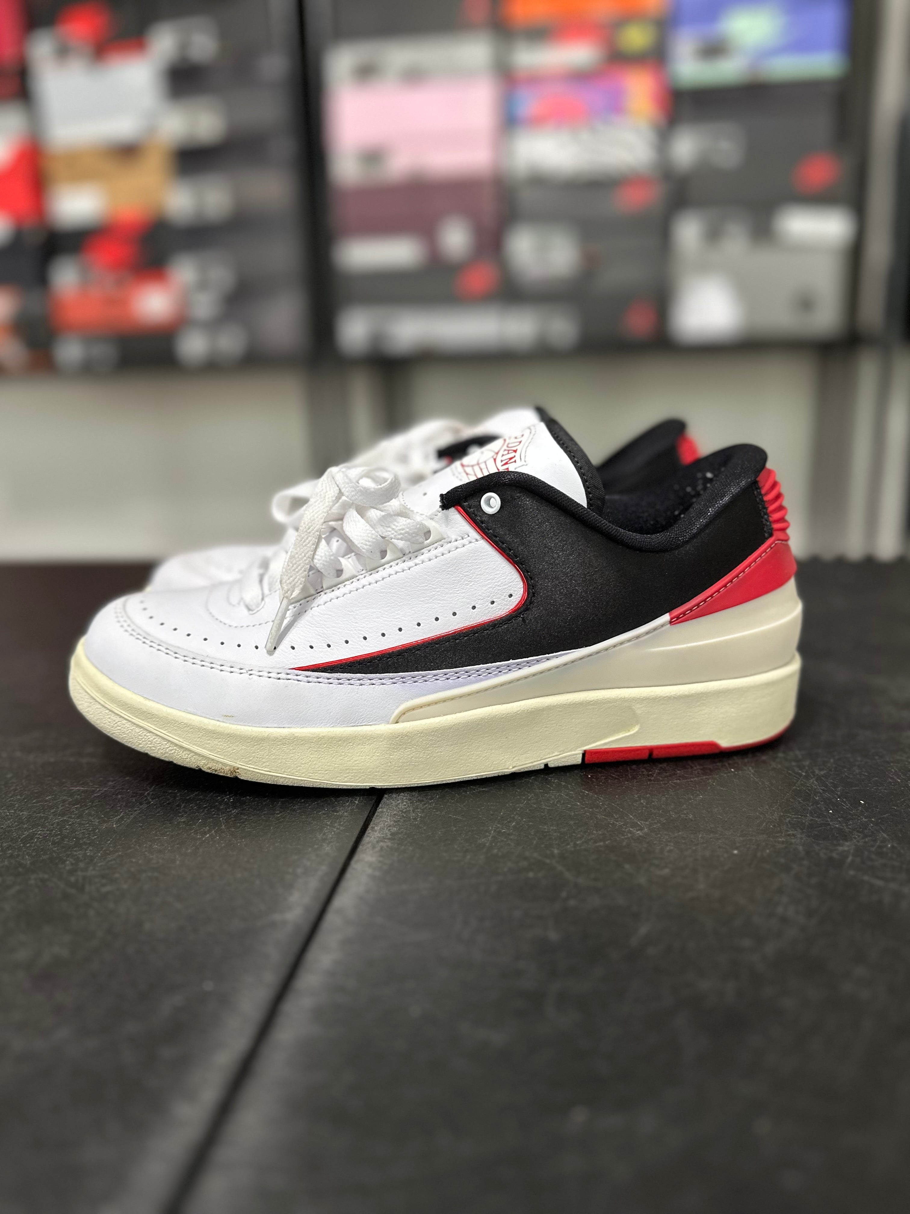 Size 9.5 - (11W) J2 low Chicago twist