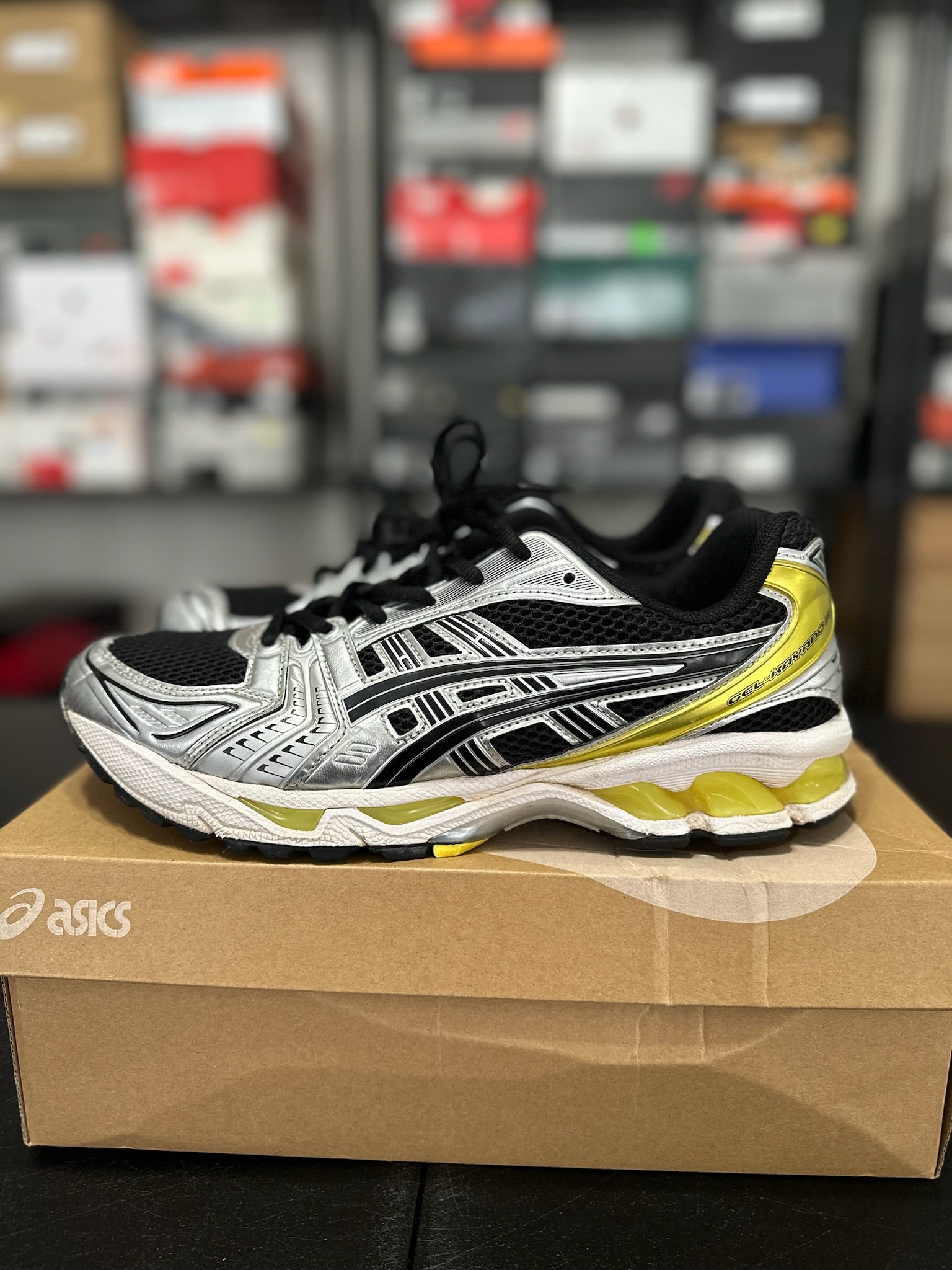 Size 10 - ASICS Gel Kayak 14 Black Lemon Spark