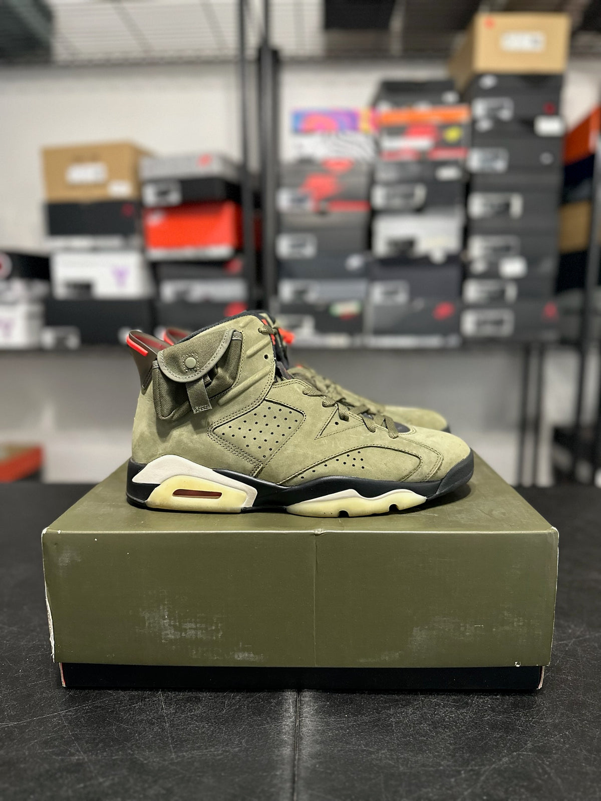Size 11 - J6 Travis Scott