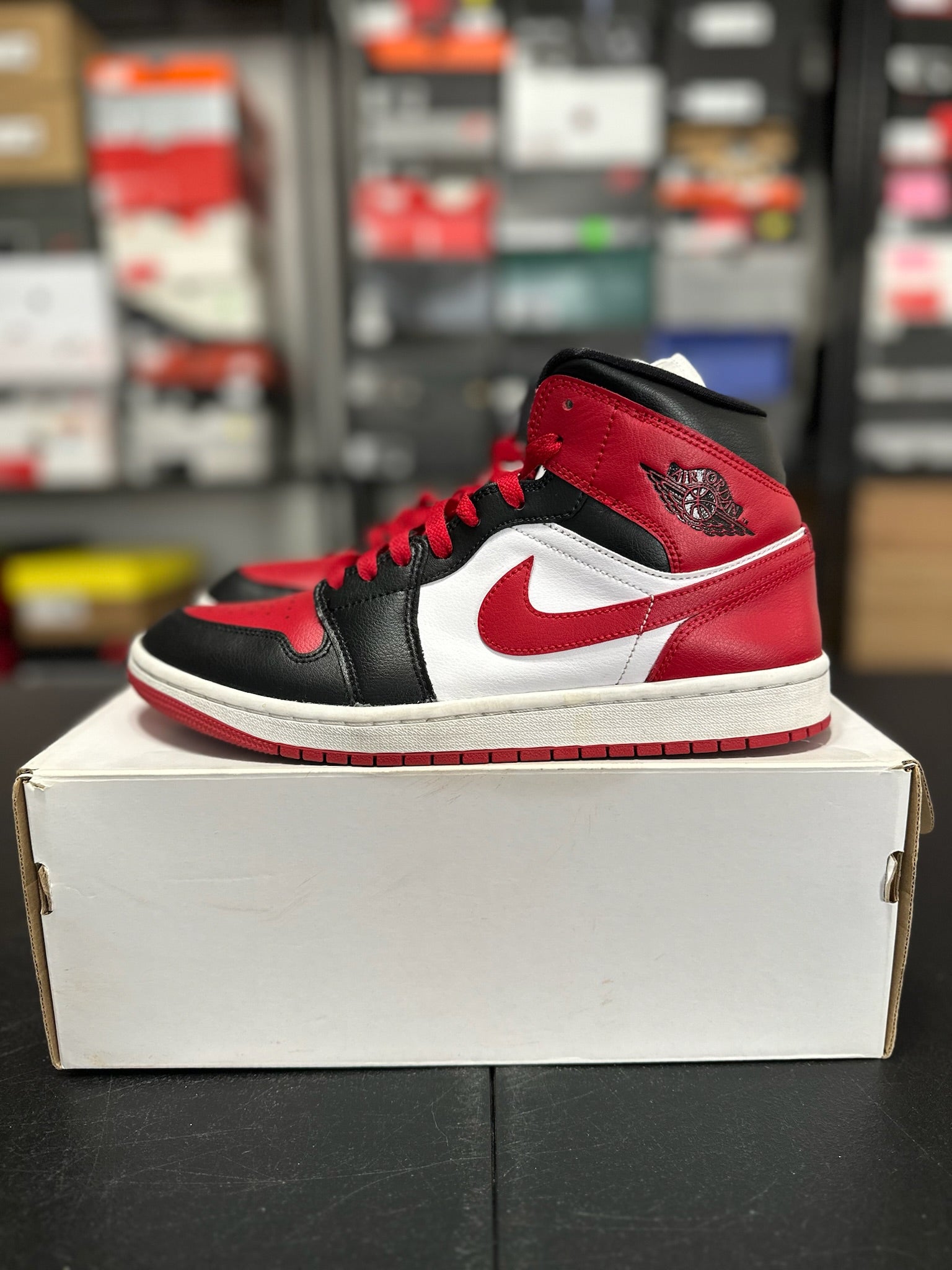 Size 8.5 - (10W) J1 Mid Alternate Bred Toe