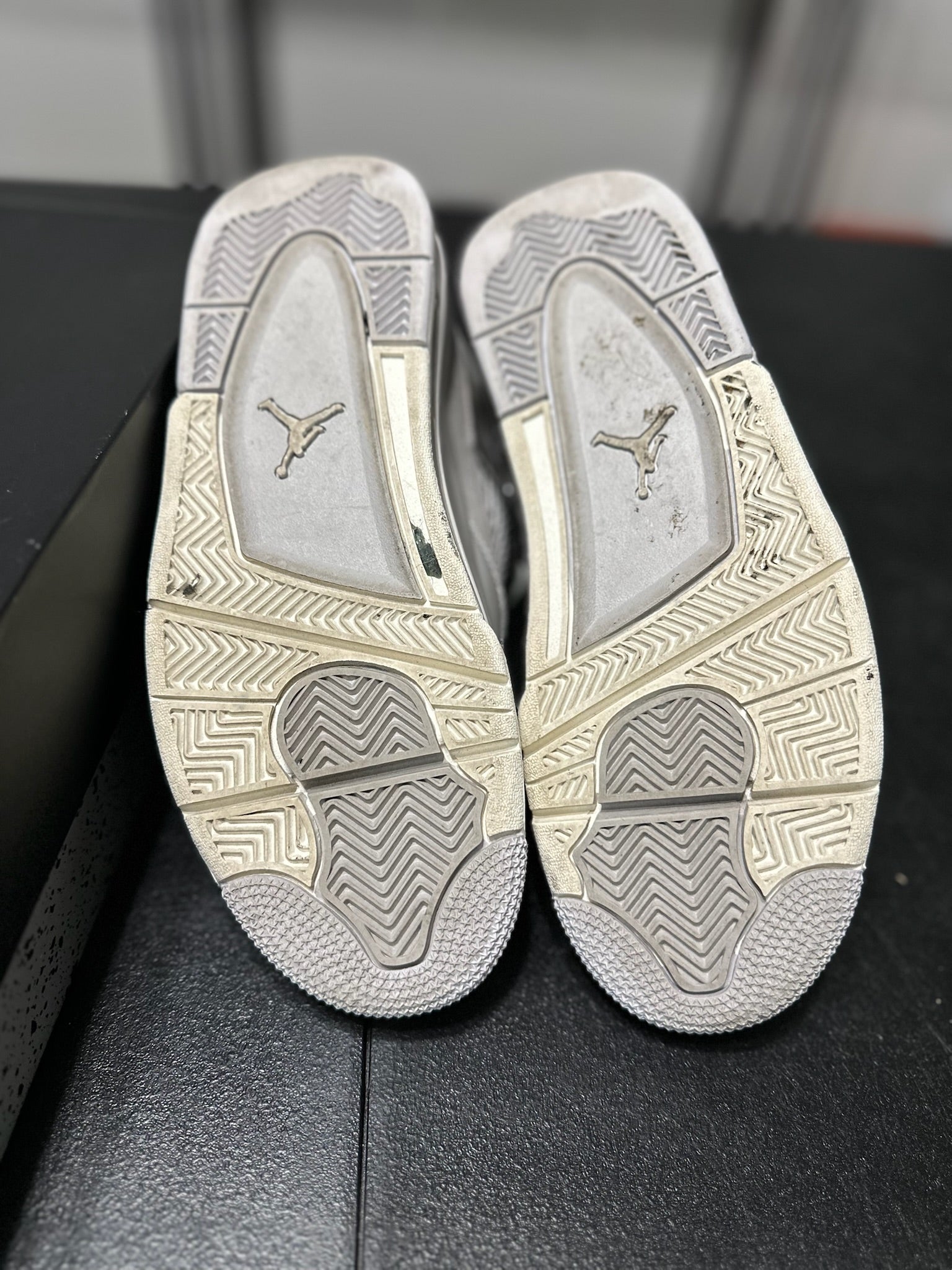 Size 7 - (8.5W) J4 Frozen Moments