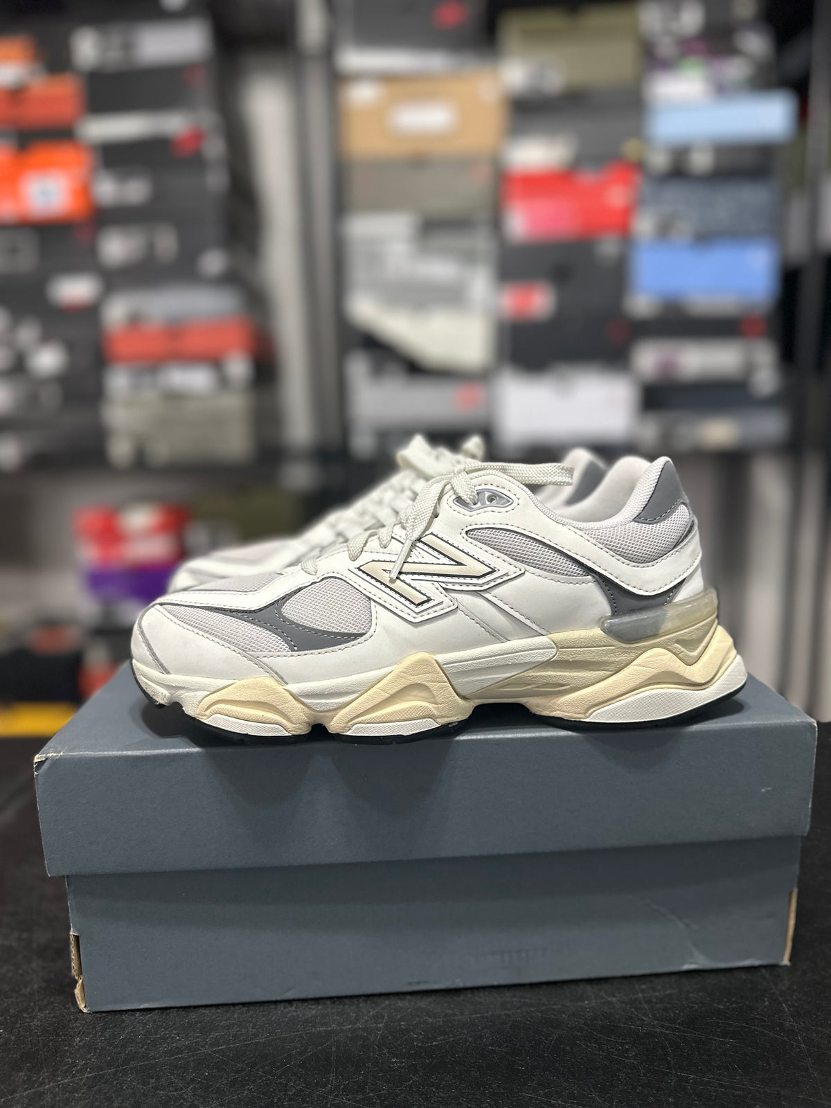 Size 7 - NB 9060