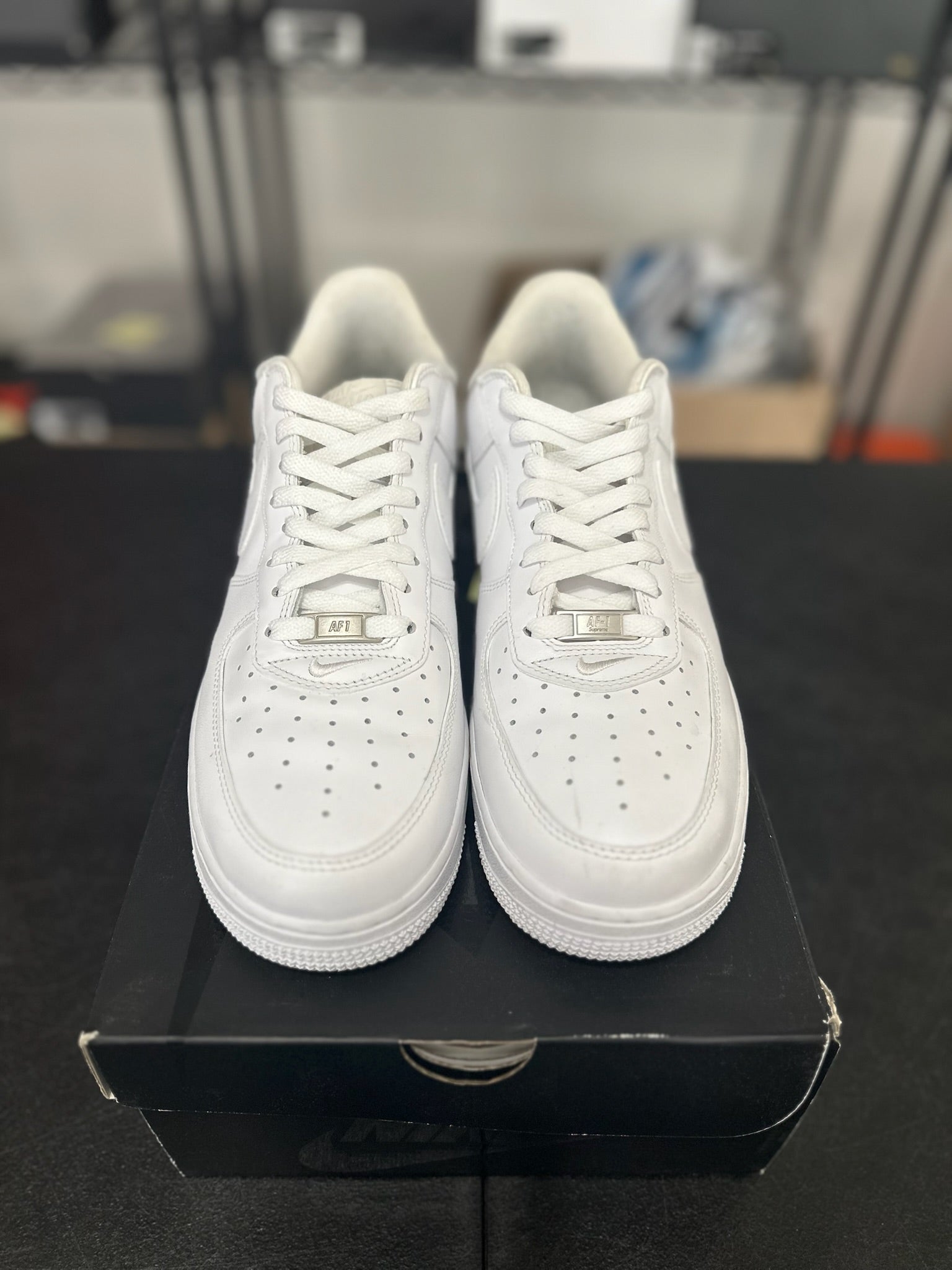 Size 10 - AF 1 Low Supreme White