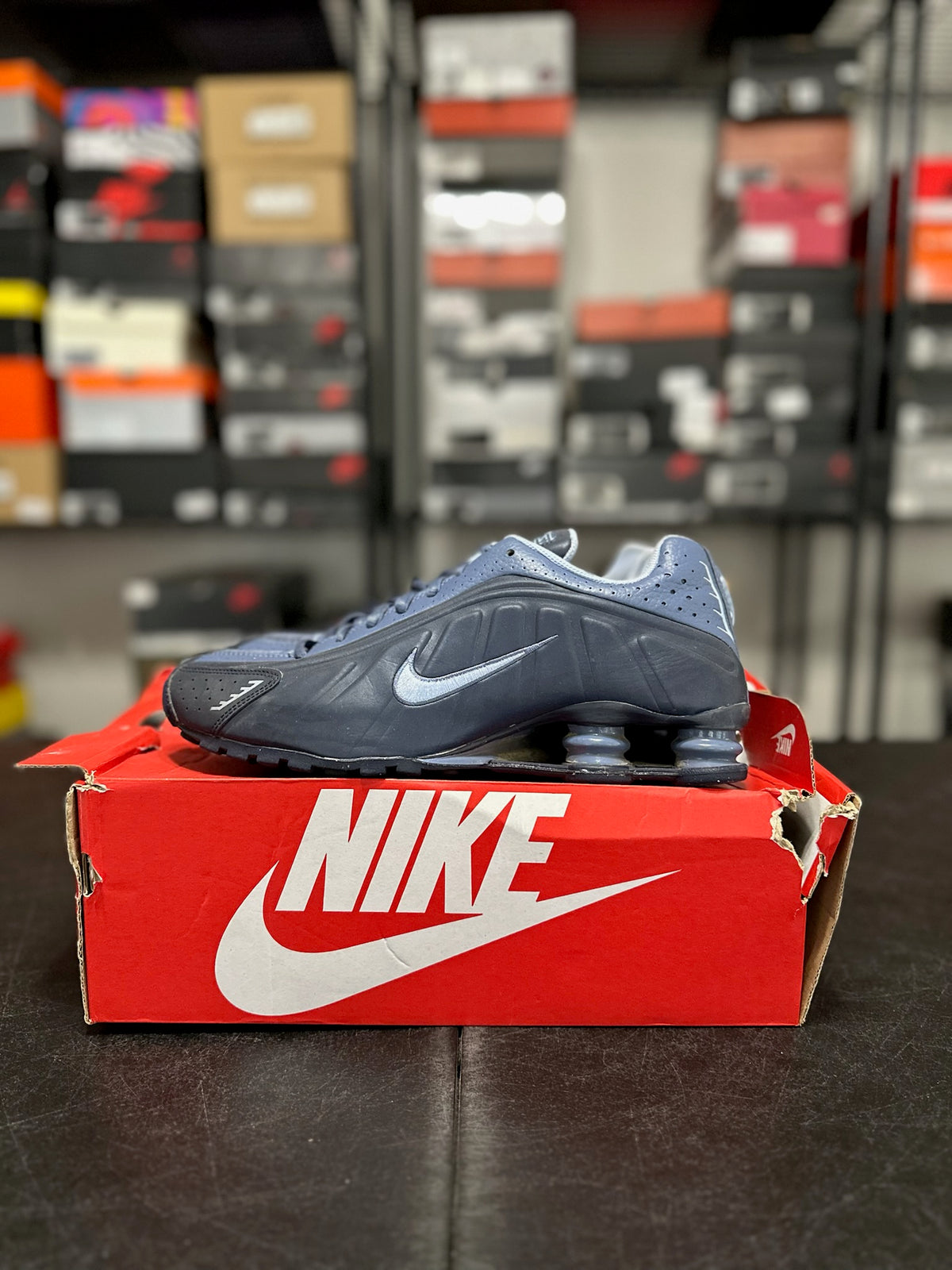 Size 10 - Nike Shox R4 Obsidian Reflective