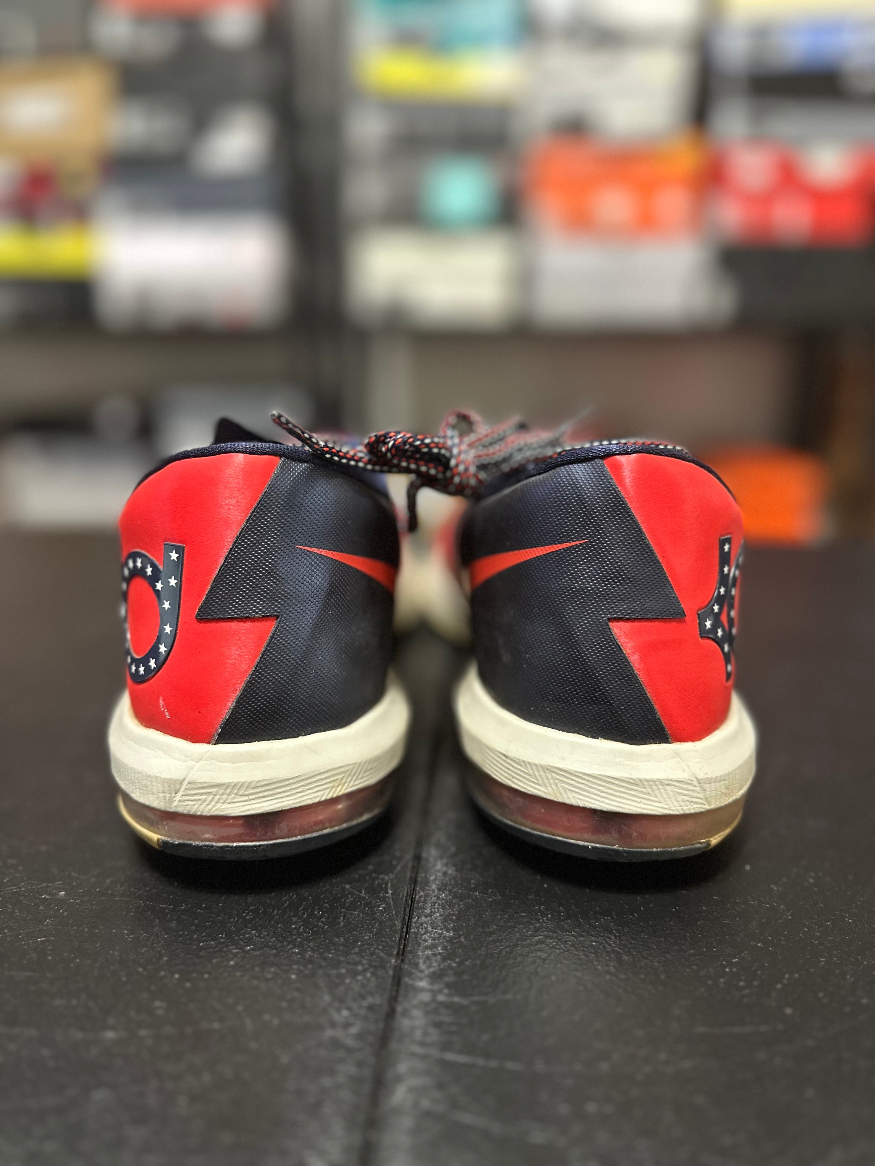 Size 10.5 - KD6 DC