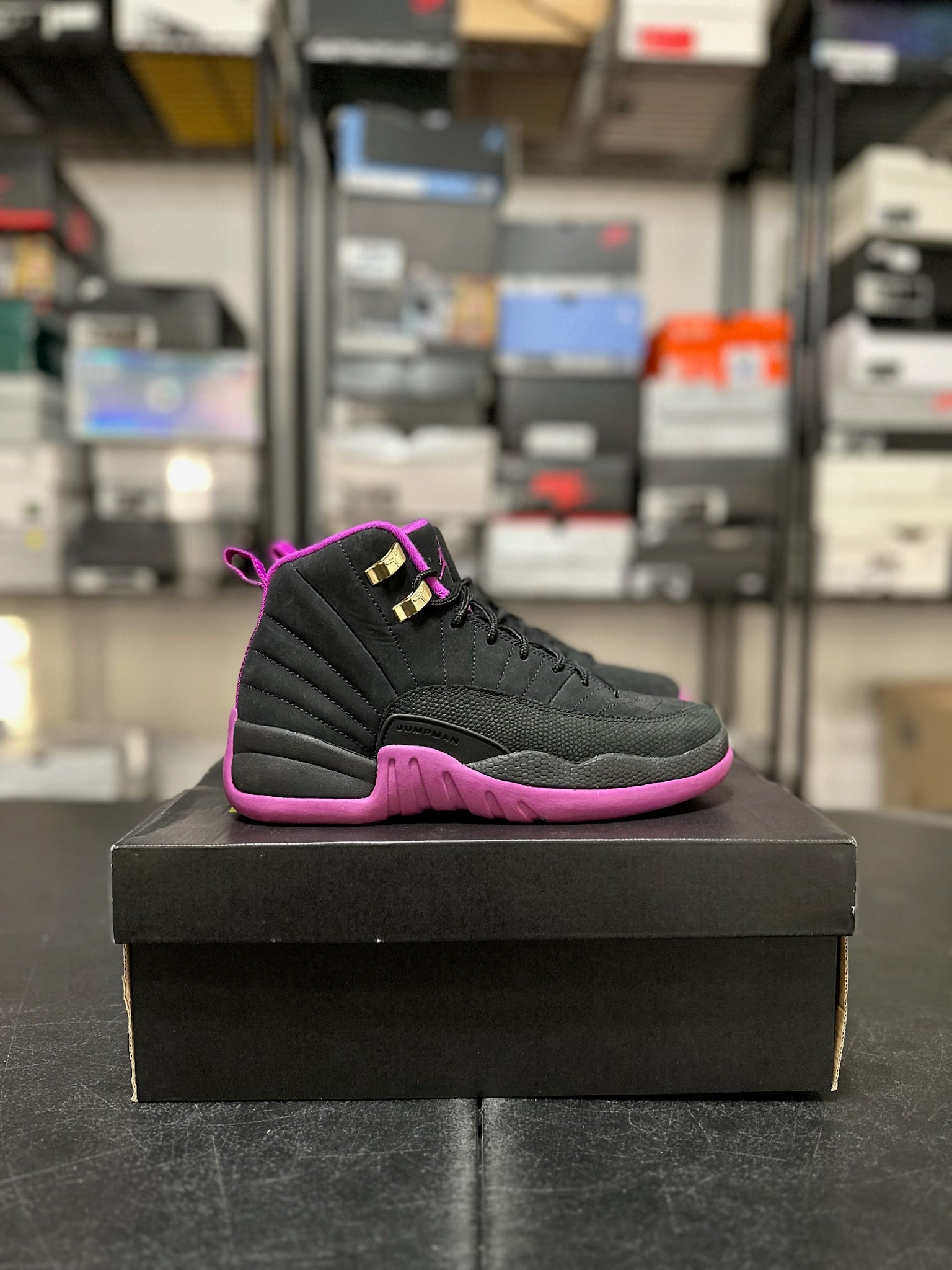 Size 5Y - J12 Hyper Violet