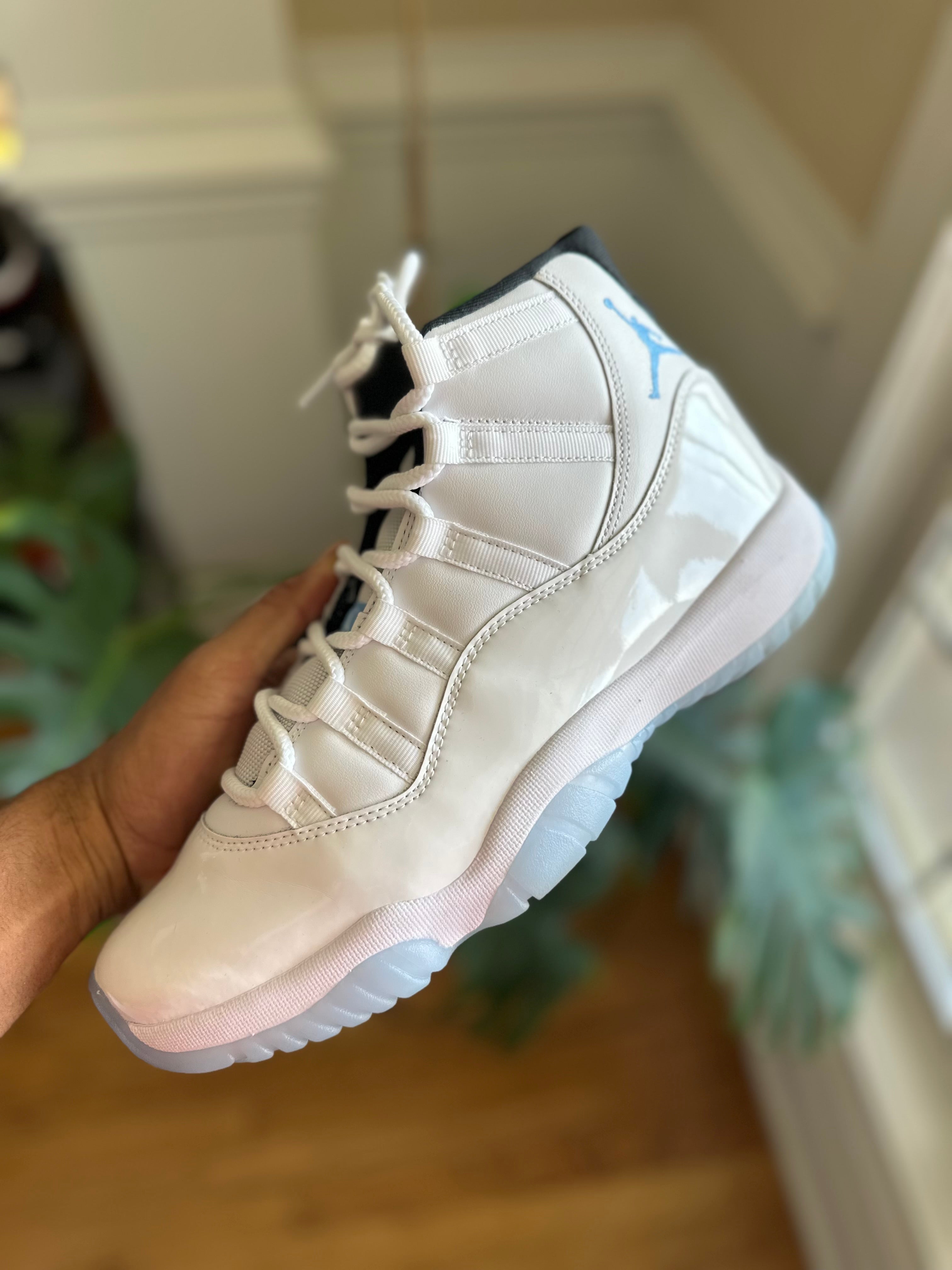 Size 10 - J11 legend blue