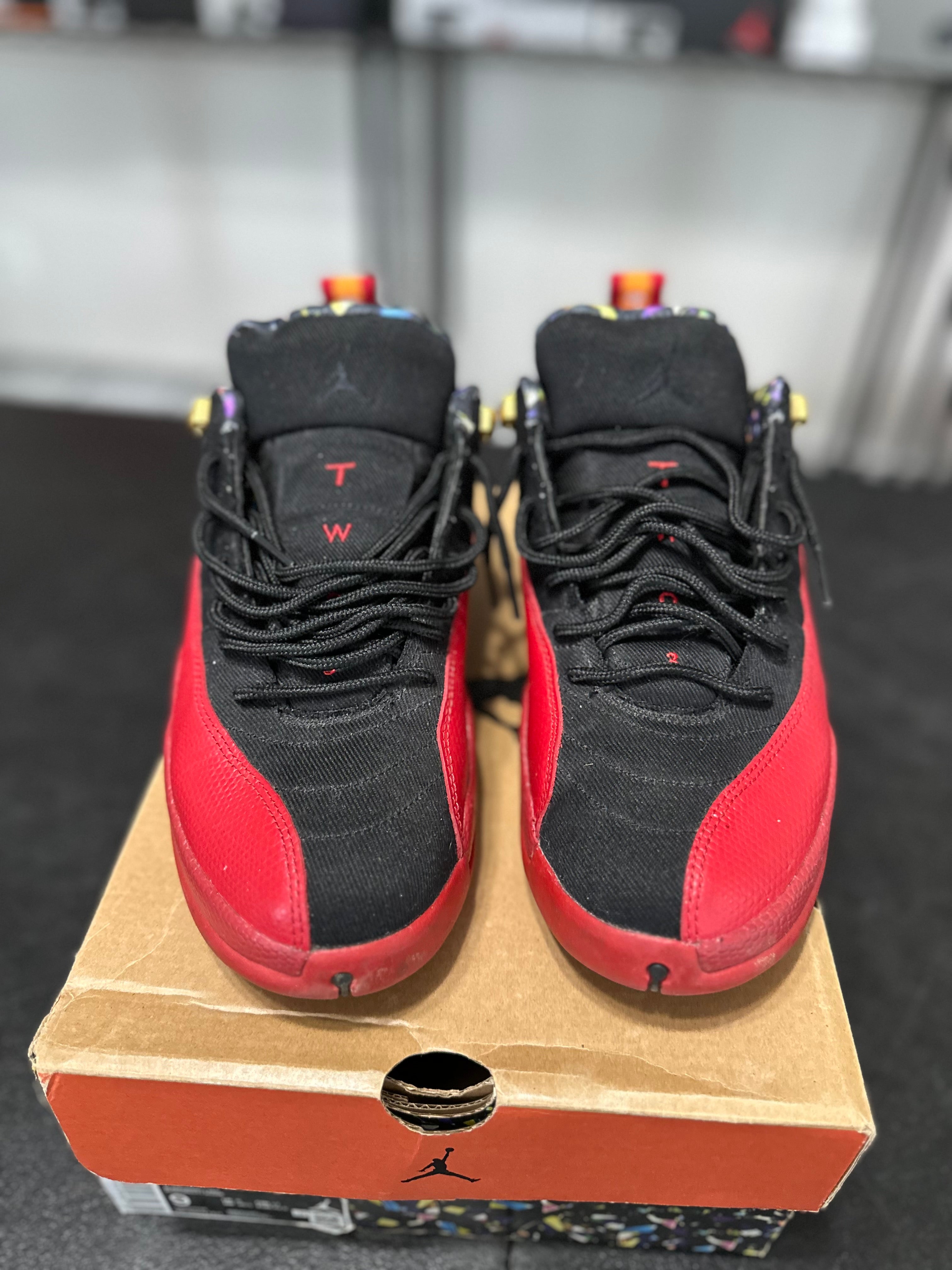 Size 9 - J12 low Super Bowl