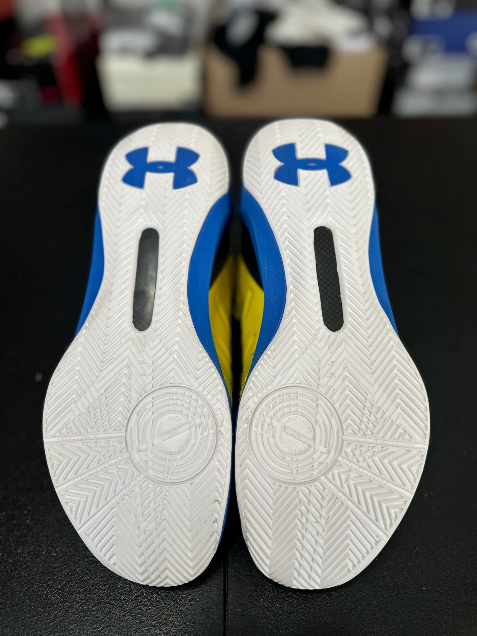 Size 9.5 - Curry 3 Yellow/Blue