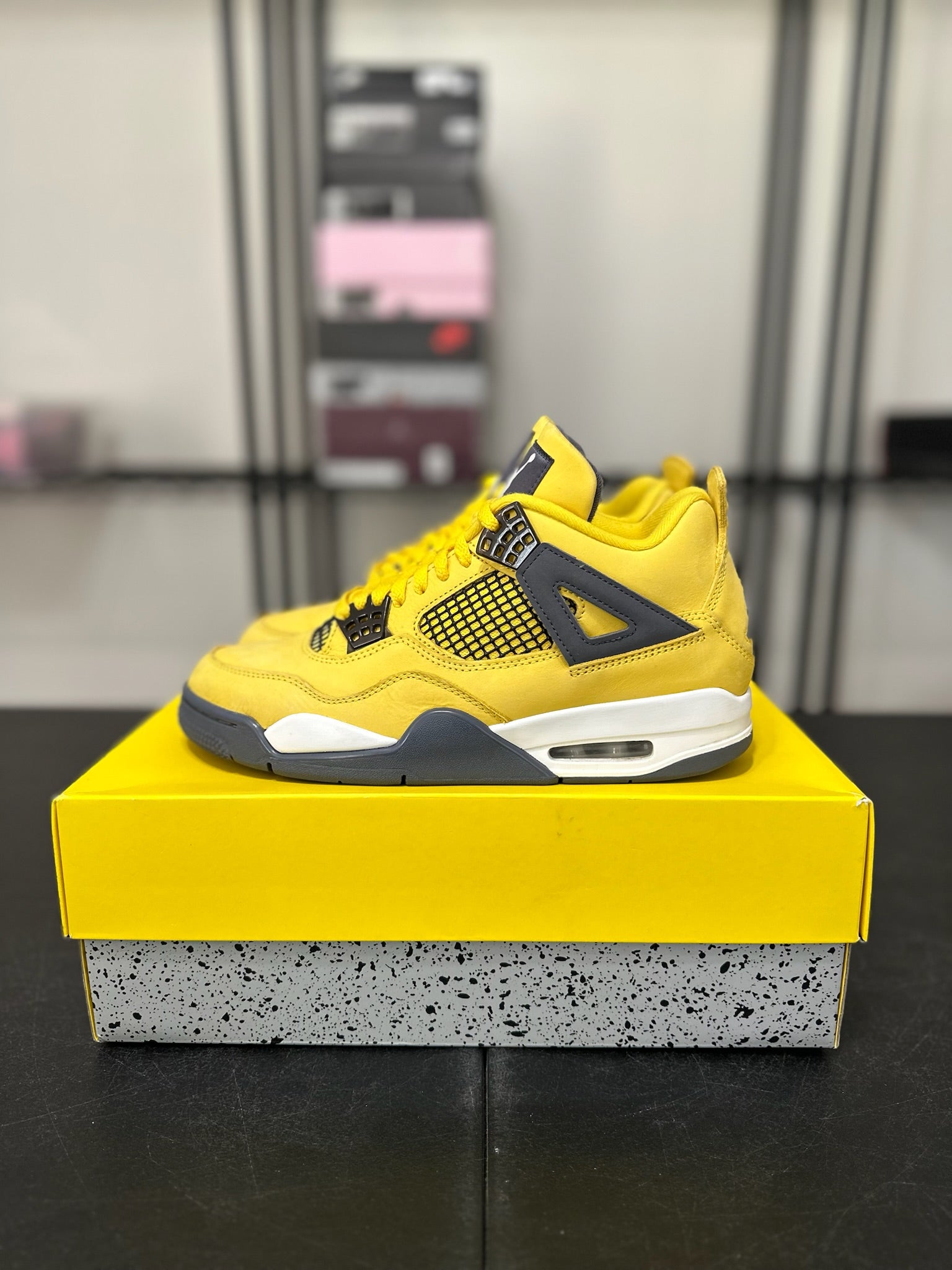 Size 8 - J4 Lightning