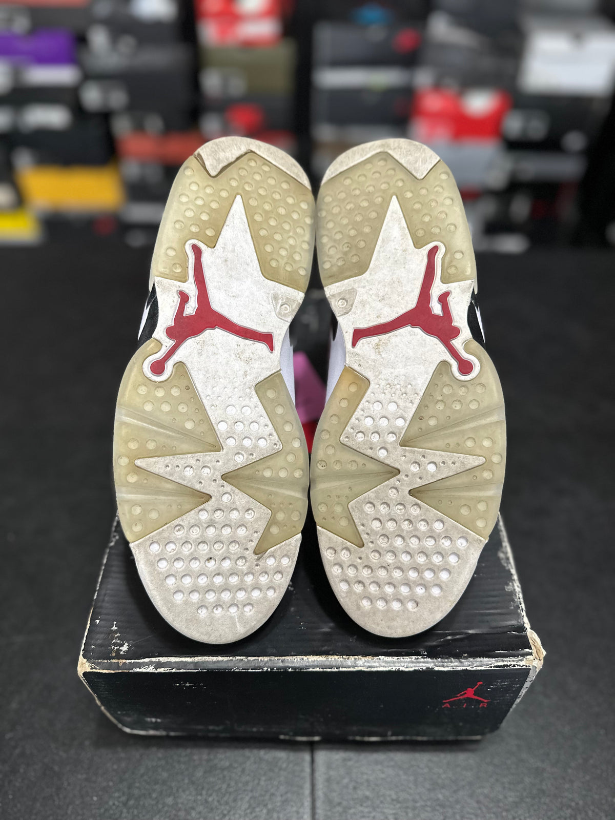 Size 9 - J6 carmine