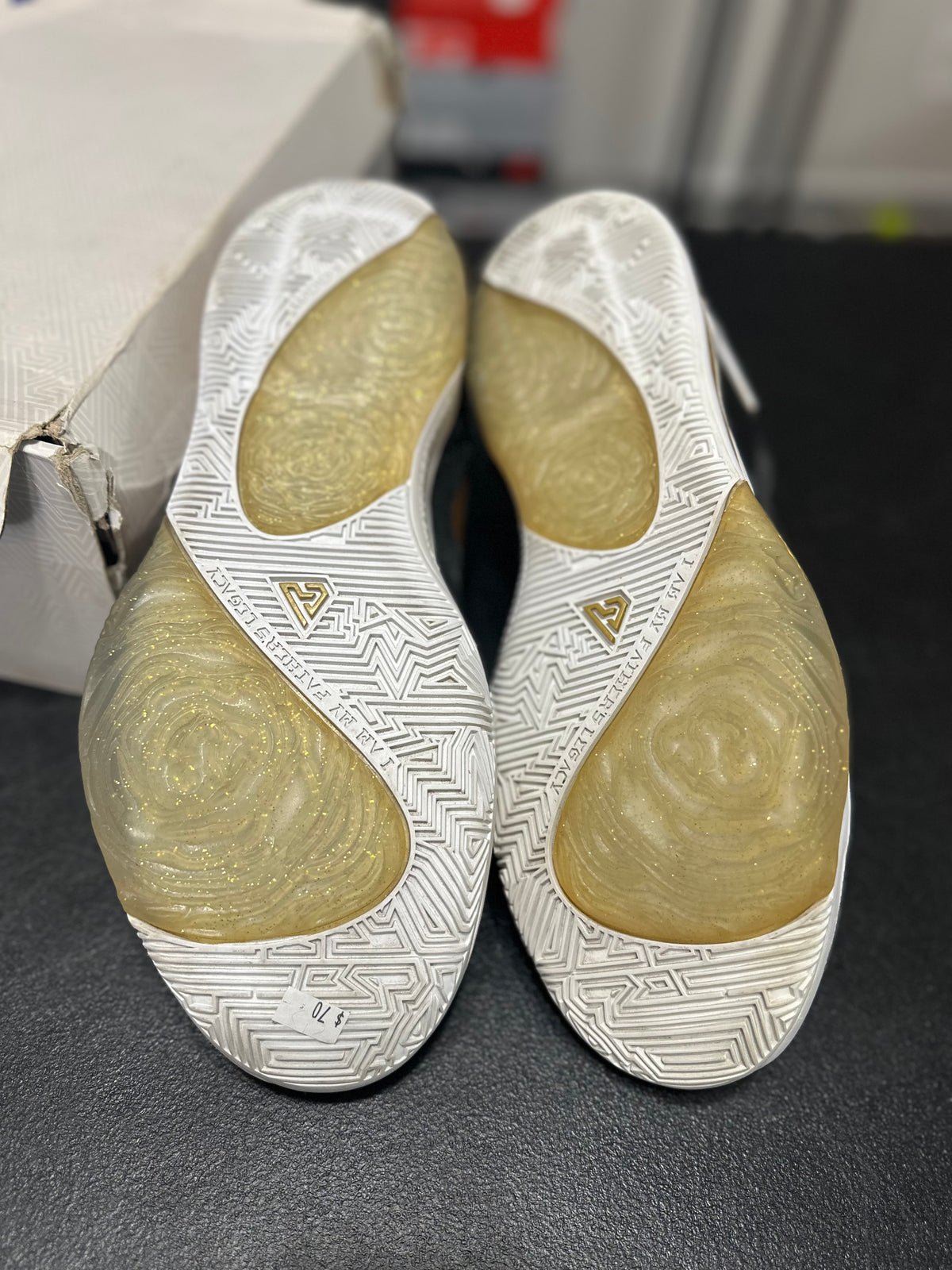 Size 13 - zoom freak 1 coming to America