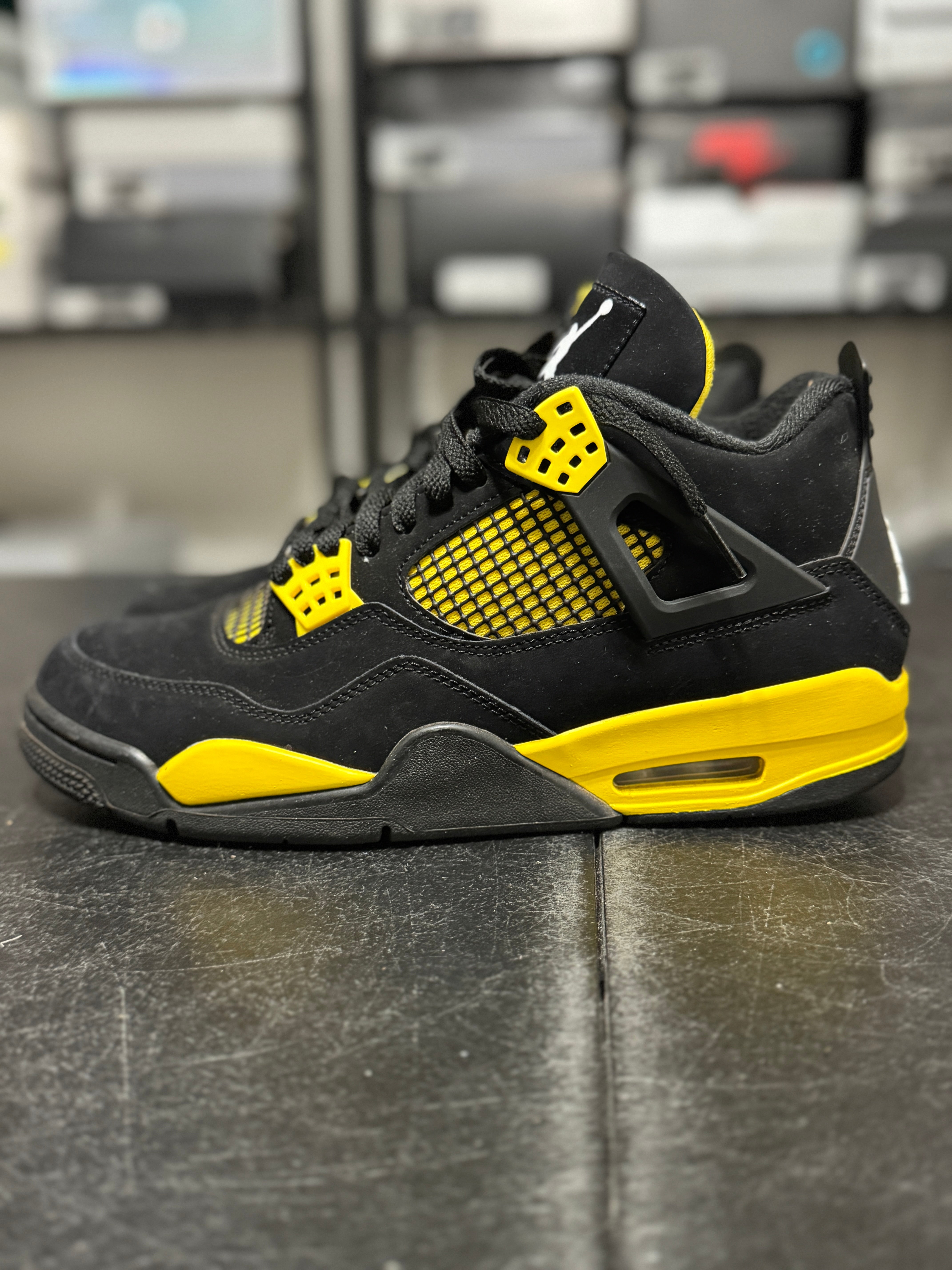 Size 9.5 - J4 yellow thunder